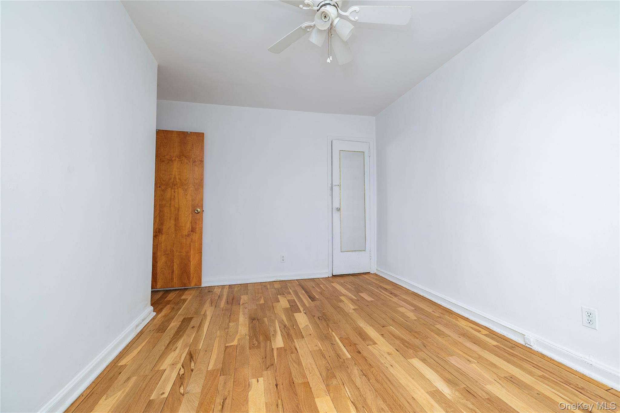 #13 photo, 6316 77th Street, Куинс ‖ Middle Village , NY 11379