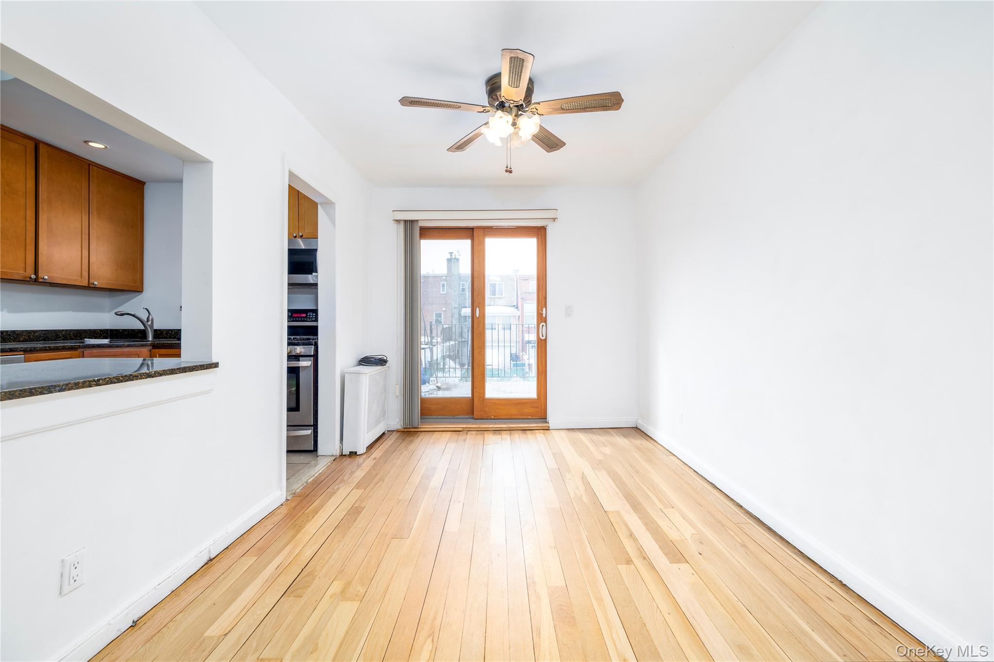 #4 photo, 6316 77th Street, Куинс ‖ Middle Village , NY 11379