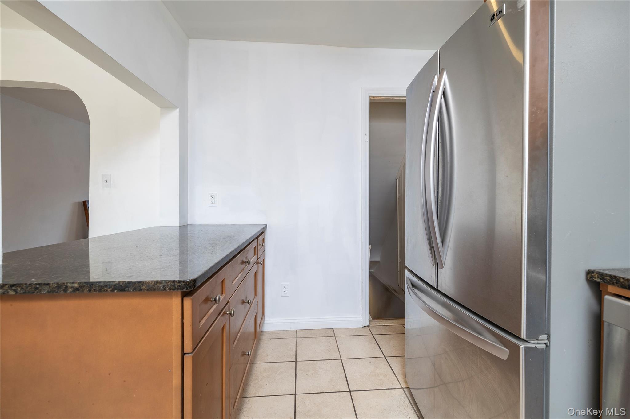 #8 photo, 6316 77th Street, Куинс ‖ Middle Village , NY 11379