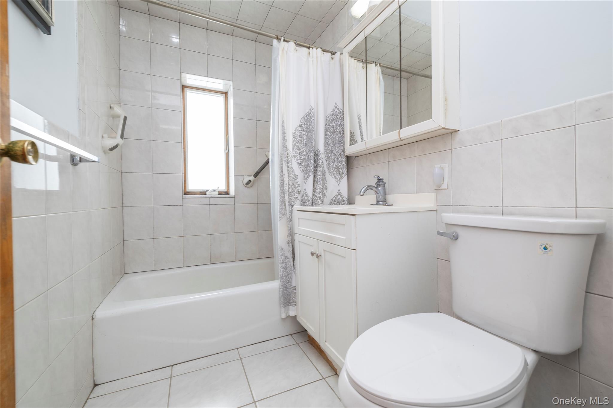 #9 photo, 6316 77th Street, Куинс ‖ Middle Village , NY 11379