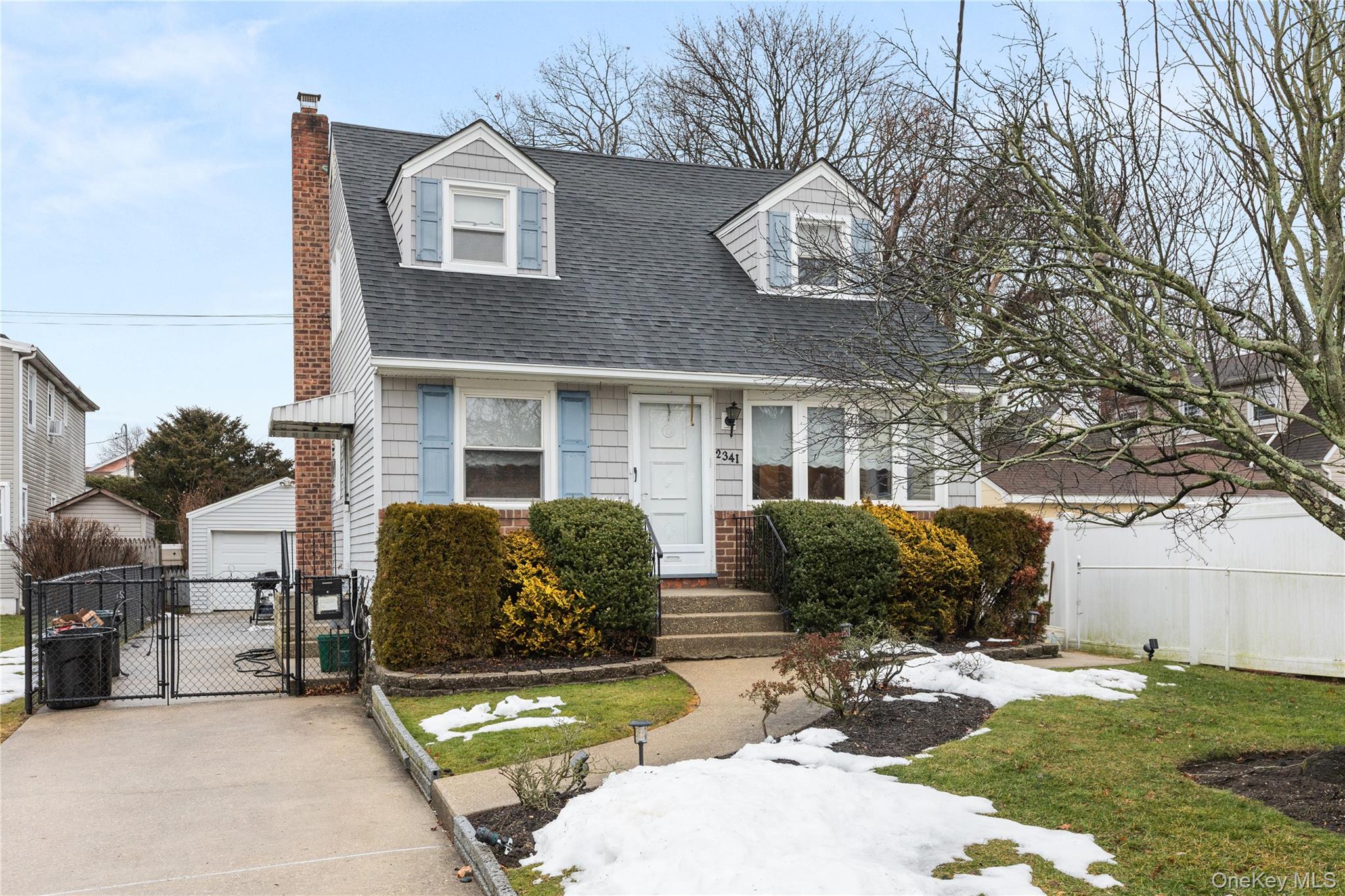 #1 photo, 2341 Dobson Avenue, Нассау ‖ Merrick , NY 11566