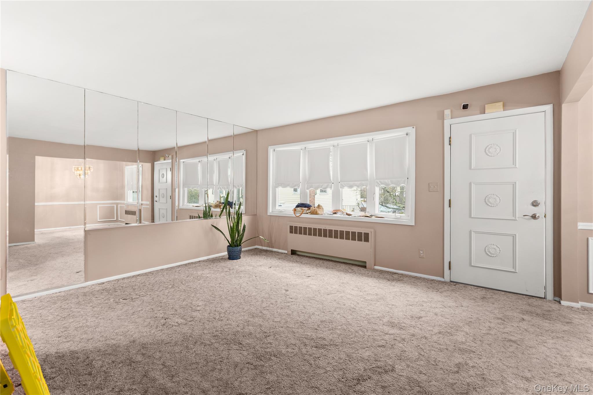 #11 photo, 2341 Dobson Avenue, Нассау ‖ Merrick , NY 11566