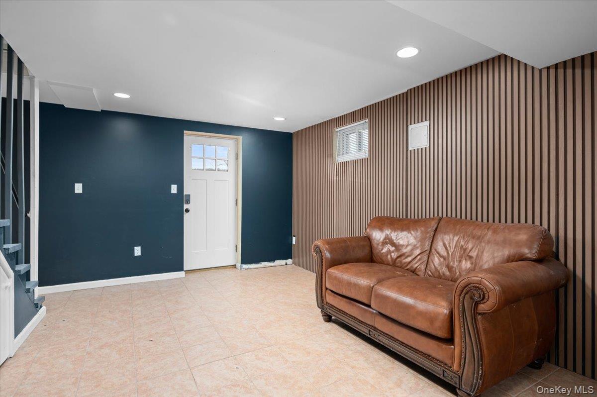 #14 photo, 179 Serrano Avenue, 纽约州 Hawthorne , NY 10532