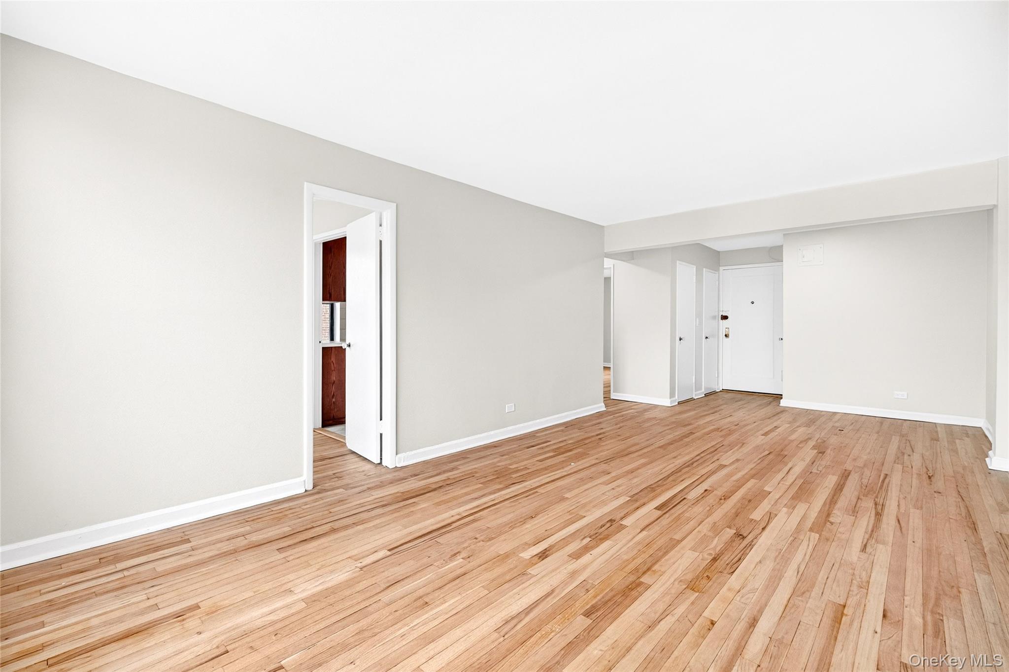 #14 photo, 2244 Bronx Park, הברונקס Bronx , NY 10467