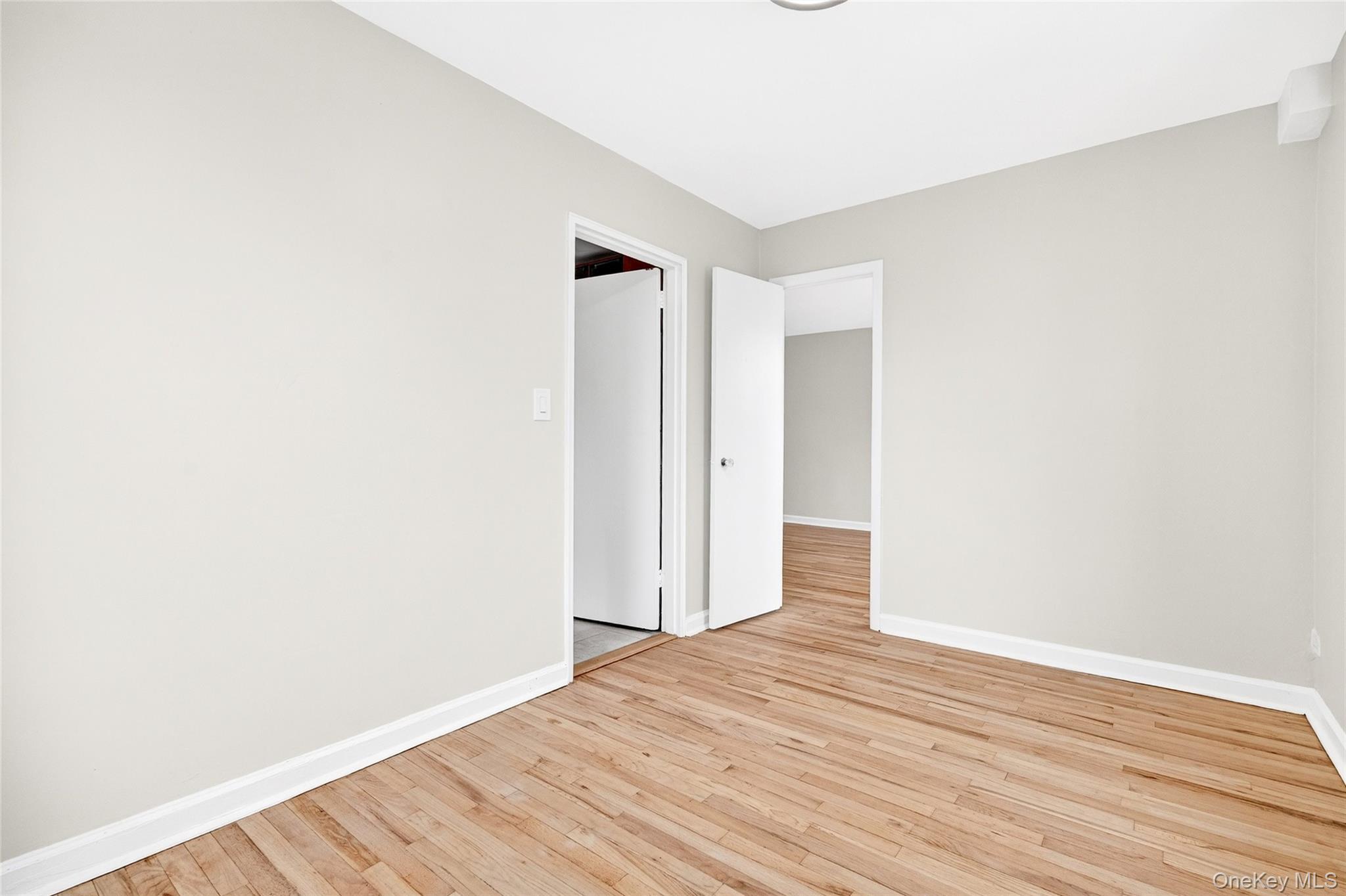 #16 photo, 2244 Bronx Park, הברונקס Bronx , NY 10467