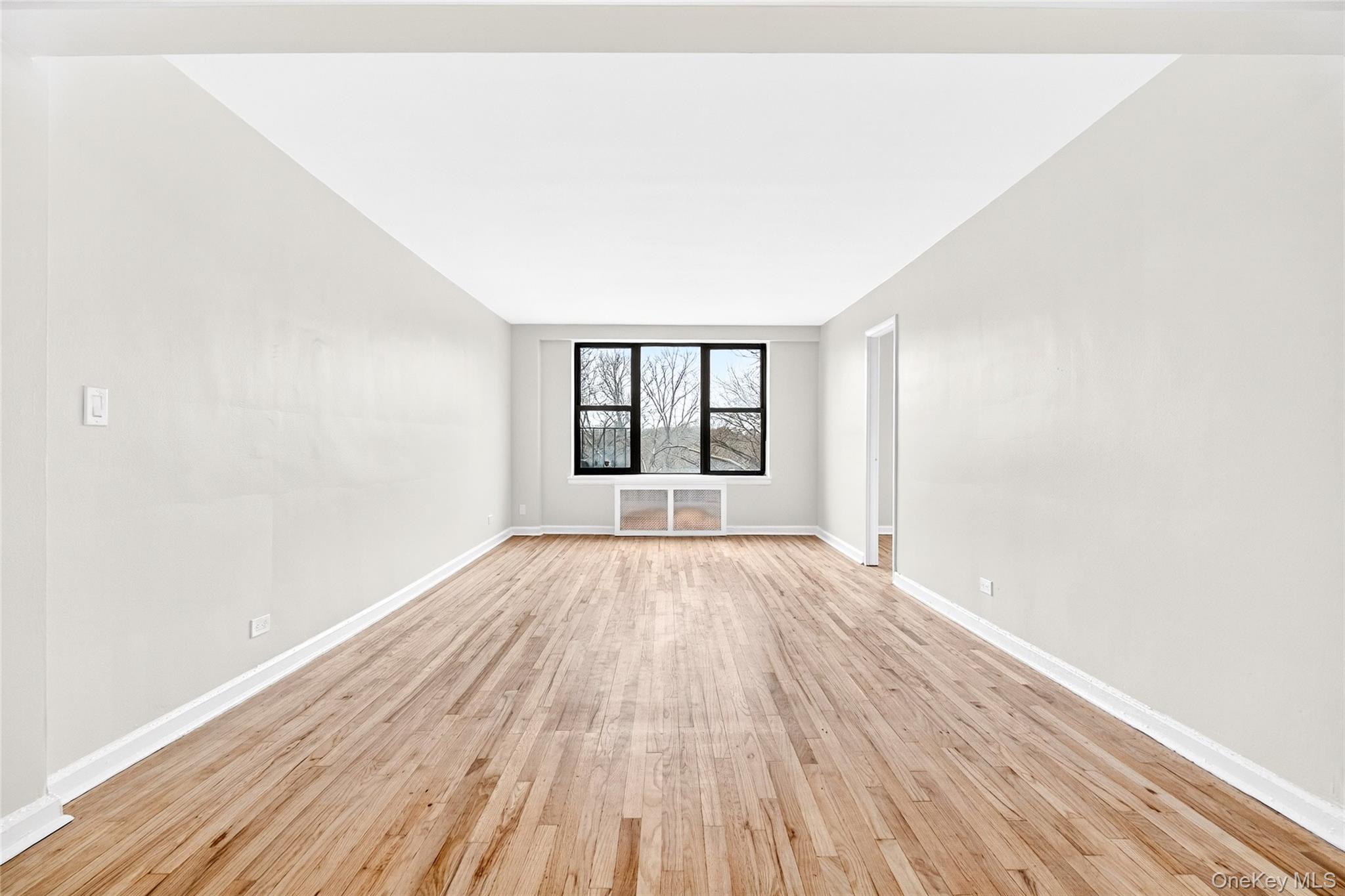 #7 photo, 2244 Bronx Park, הברונקס Bronx , NY 10467