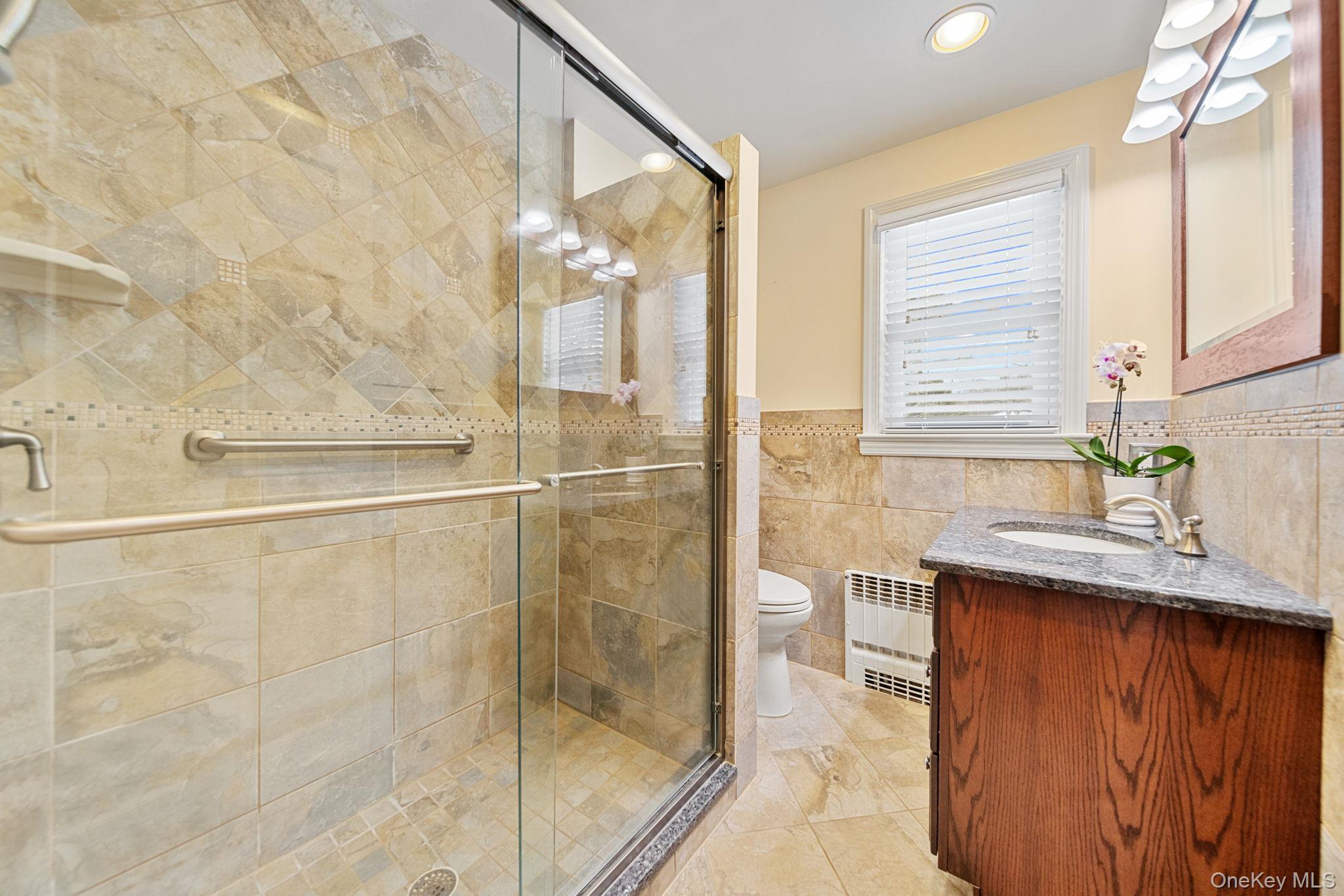 #13 photo, 166 Parrott Road, West Nyack , NY 10994