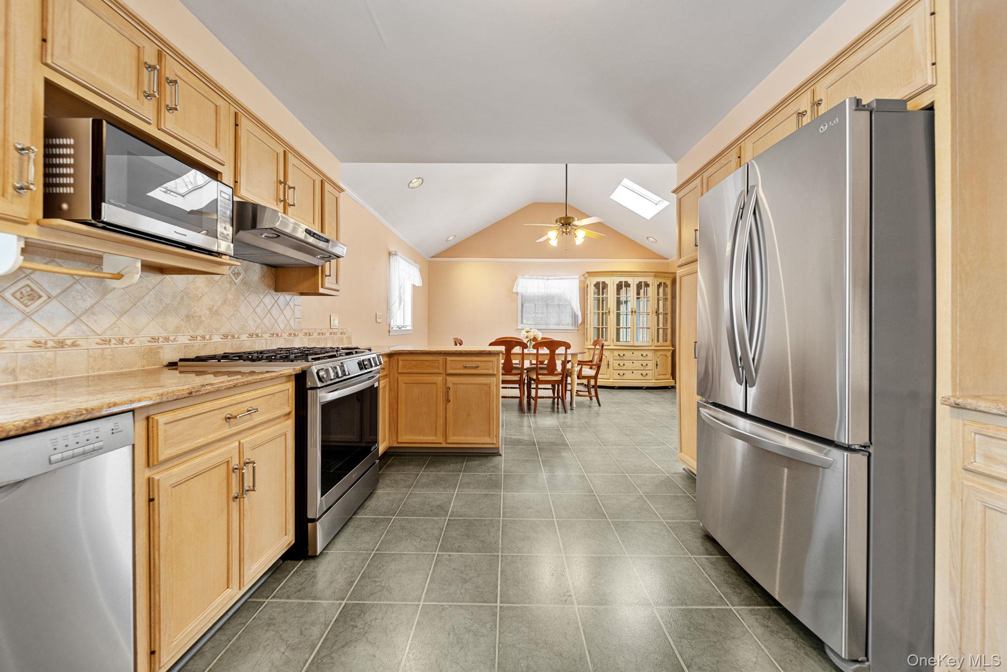 #15 photo, 166 Parrott Road, West Nyack , NY 10994