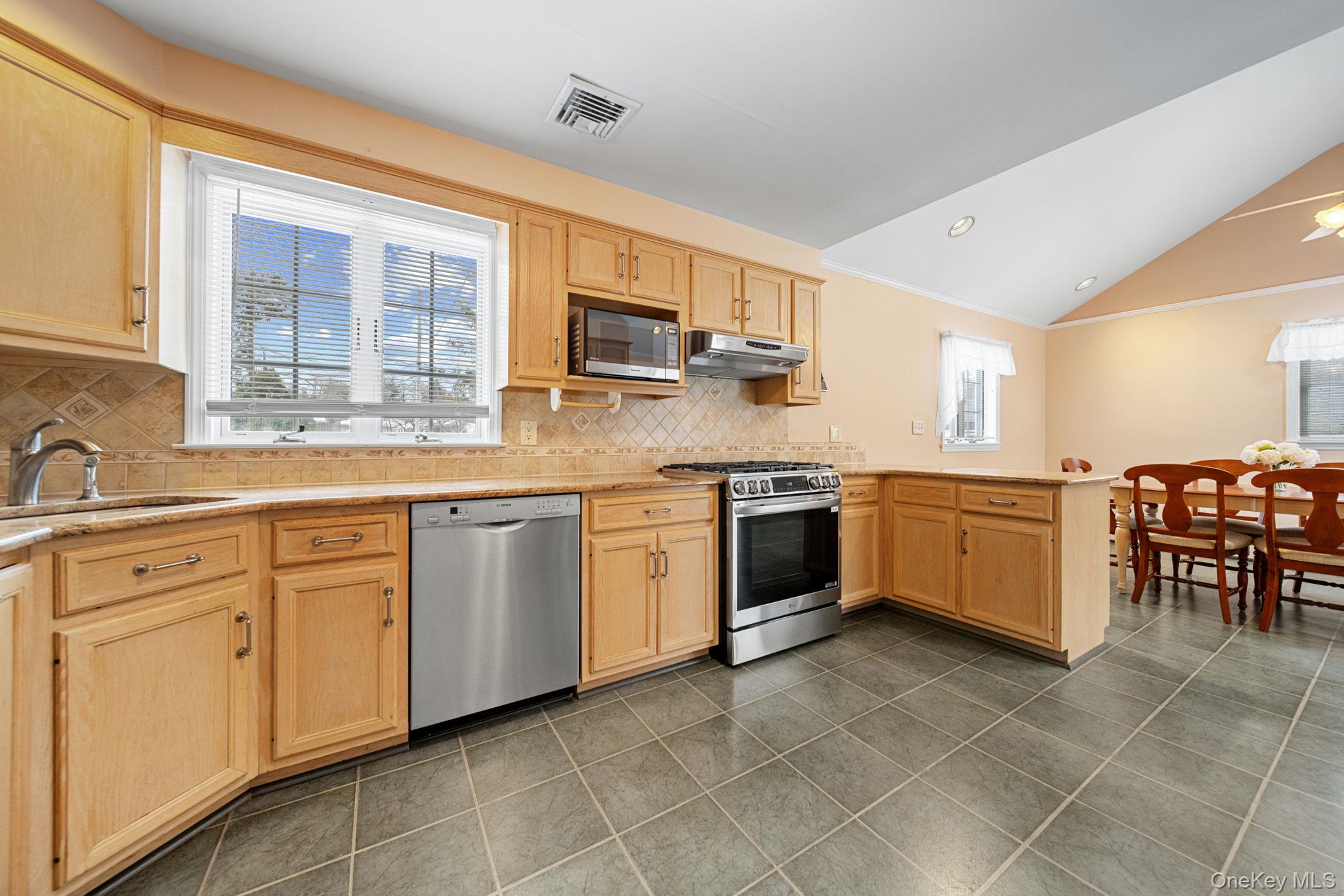 #16 photo, 166 Parrott Road, West Nyack , NY 10994