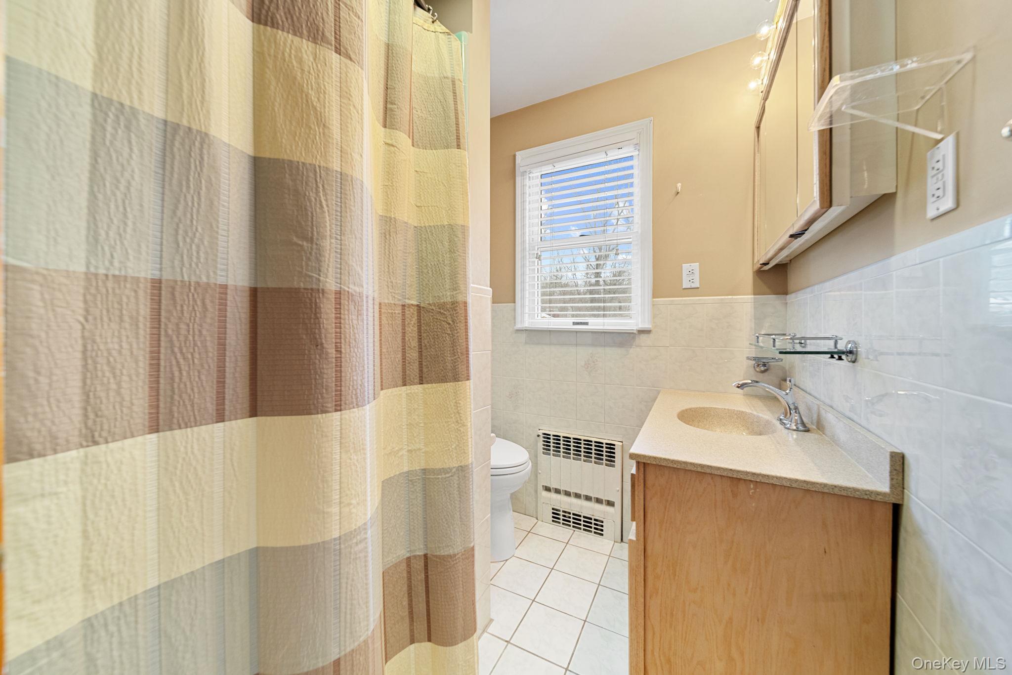 #9 photo, 166 Parrott Road, West Nyack , NY 10994