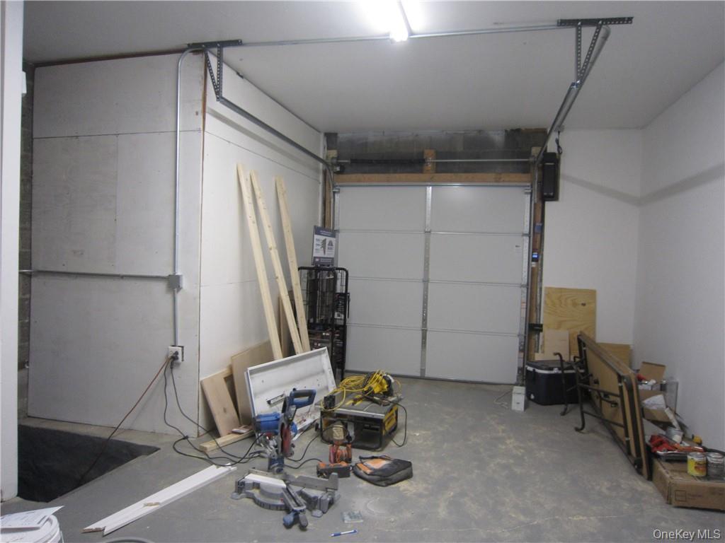 #17 photo, 11 Quassaick Avenue, 뉴욕주 New Windsor , NY 12553