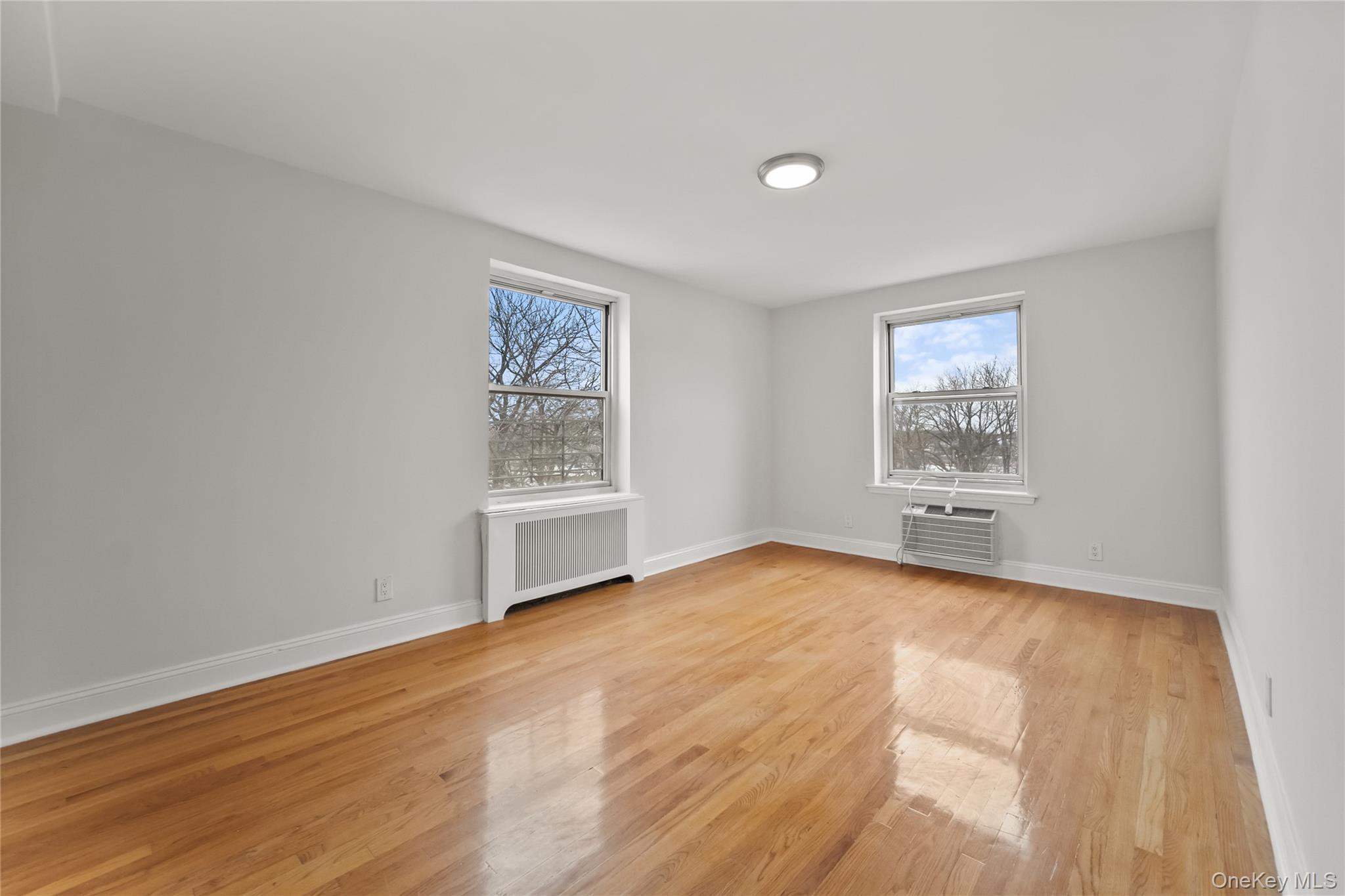 #14 photo, 730 Pelham Road, New Rochelle , NY 10805