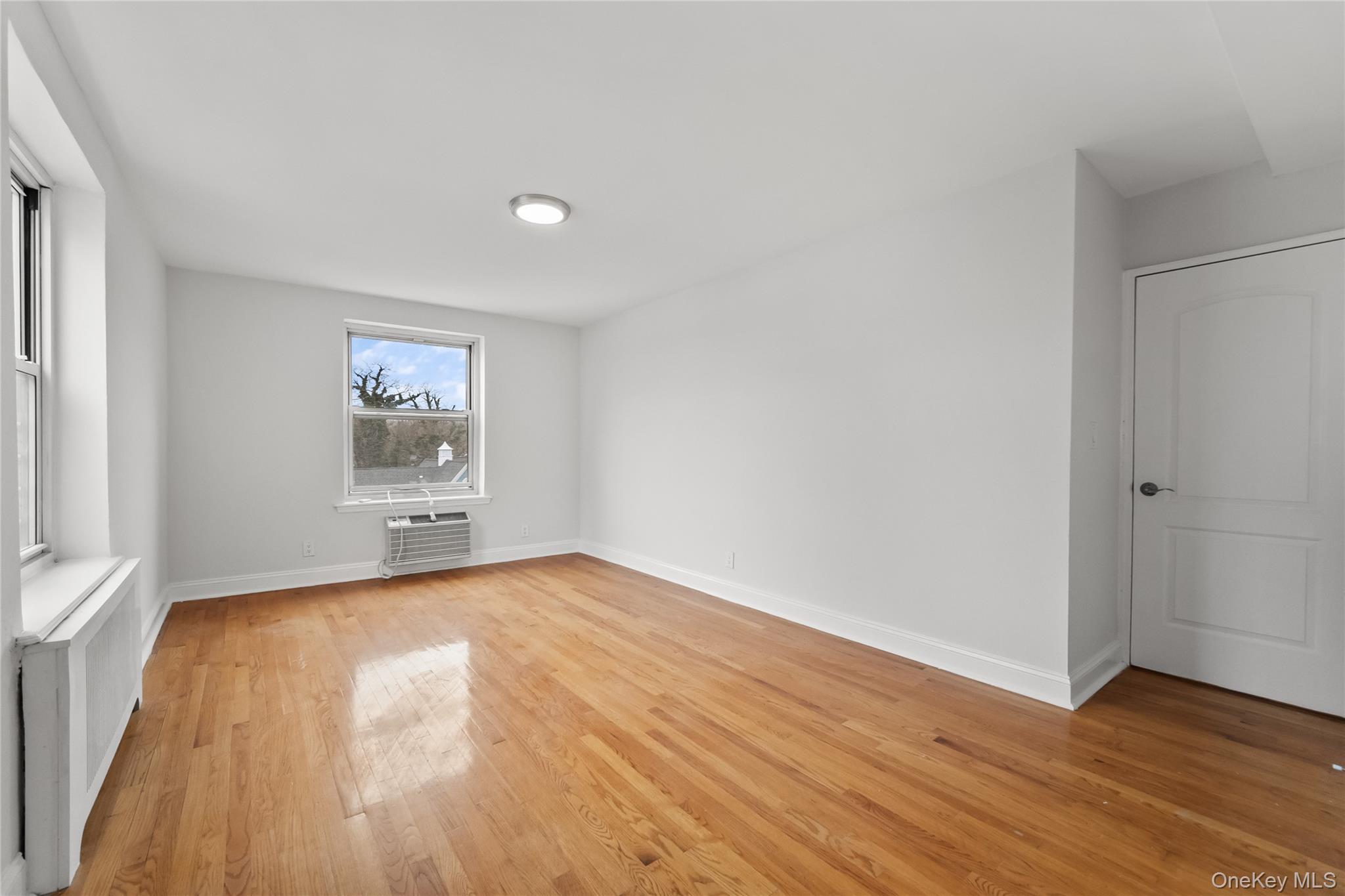 #15 photo, 730 Pelham Road, New Rochelle , NY 10805