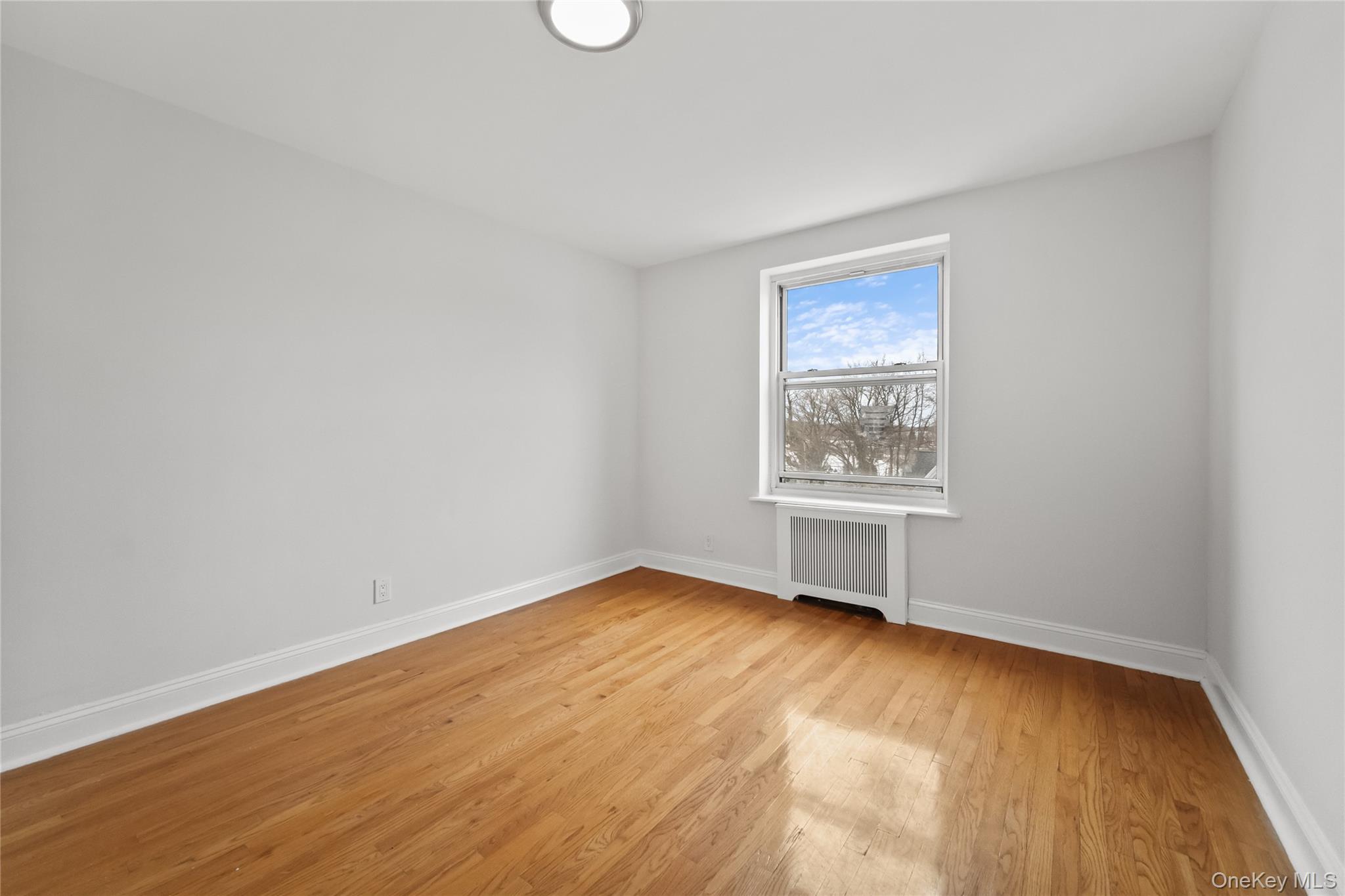 #19 photo, 730 Pelham Road, New Rochelle , NY 10805