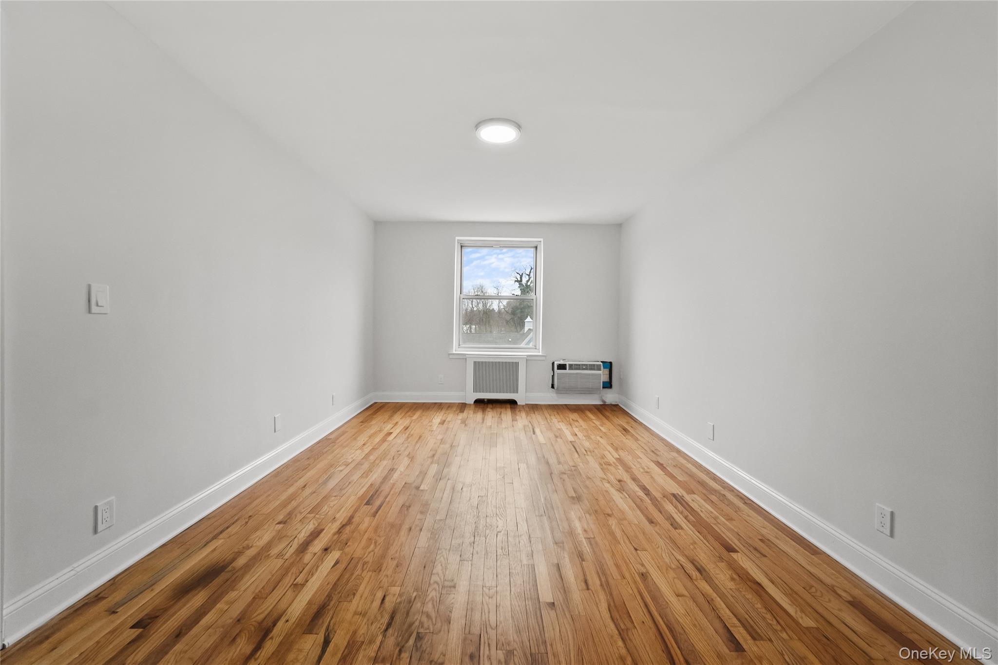 #20 photo, 730 Pelham Road, New Rochelle , NY 10805