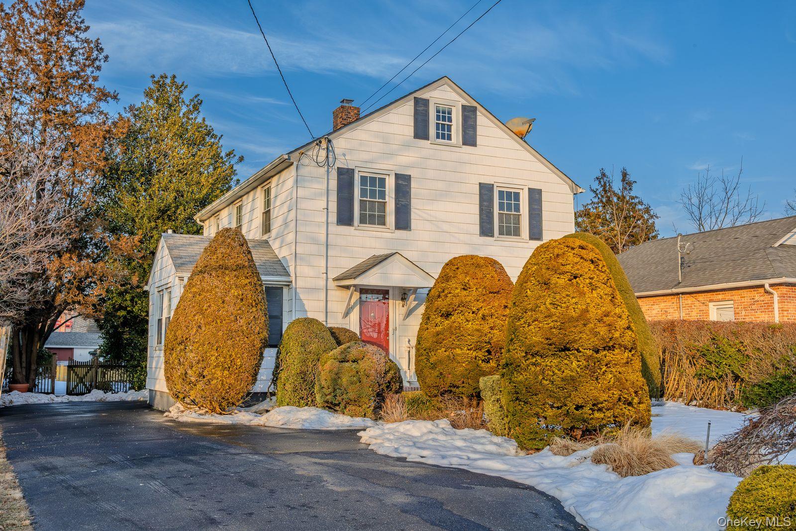 #2 photo, 91 Ireland Place, Саффолк ‖ Amityville , NY 11701