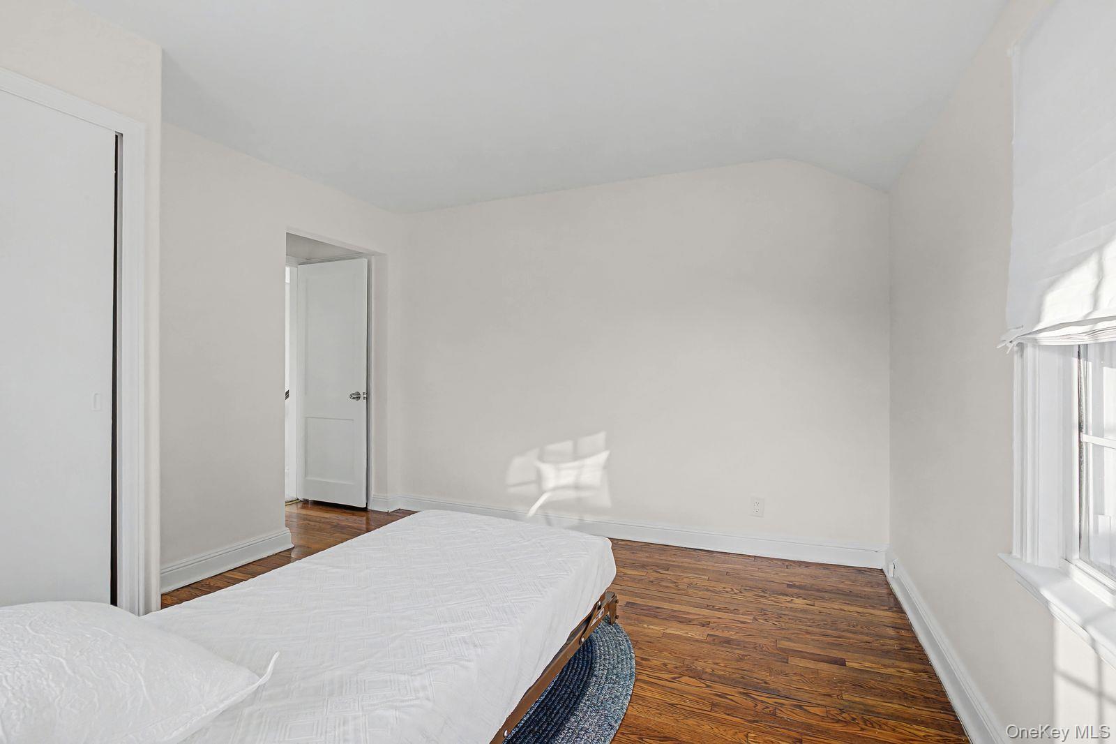 #20 photo, 91 Ireland Place, Саффолк ‖ Amityville , NY 11701