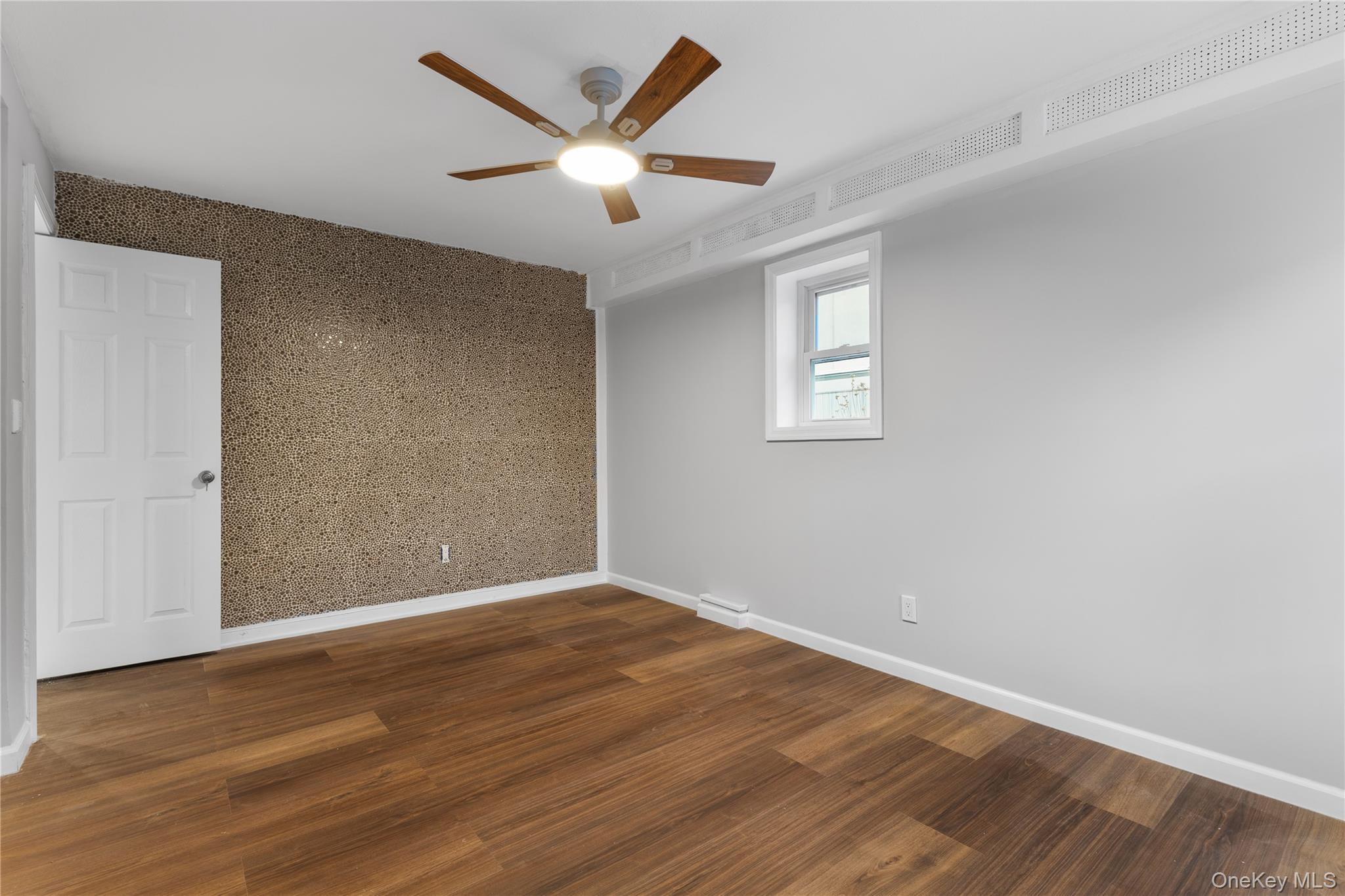 #14 photo, 840 E Broadway, Нассау ‖ Long Beach , NY 11561