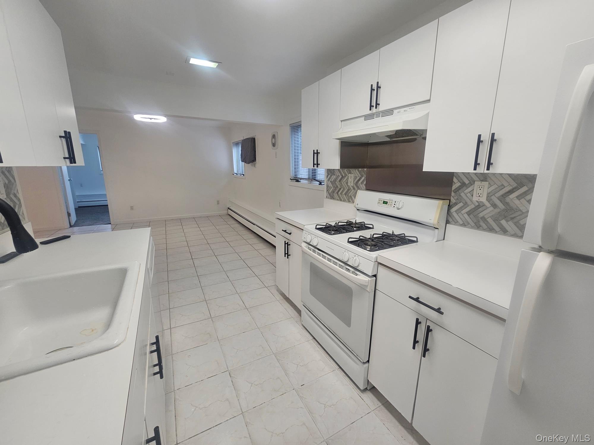 #13 photo, 804 Hampshire Road, Саффолк ‖ Bay Shore , NY 11706