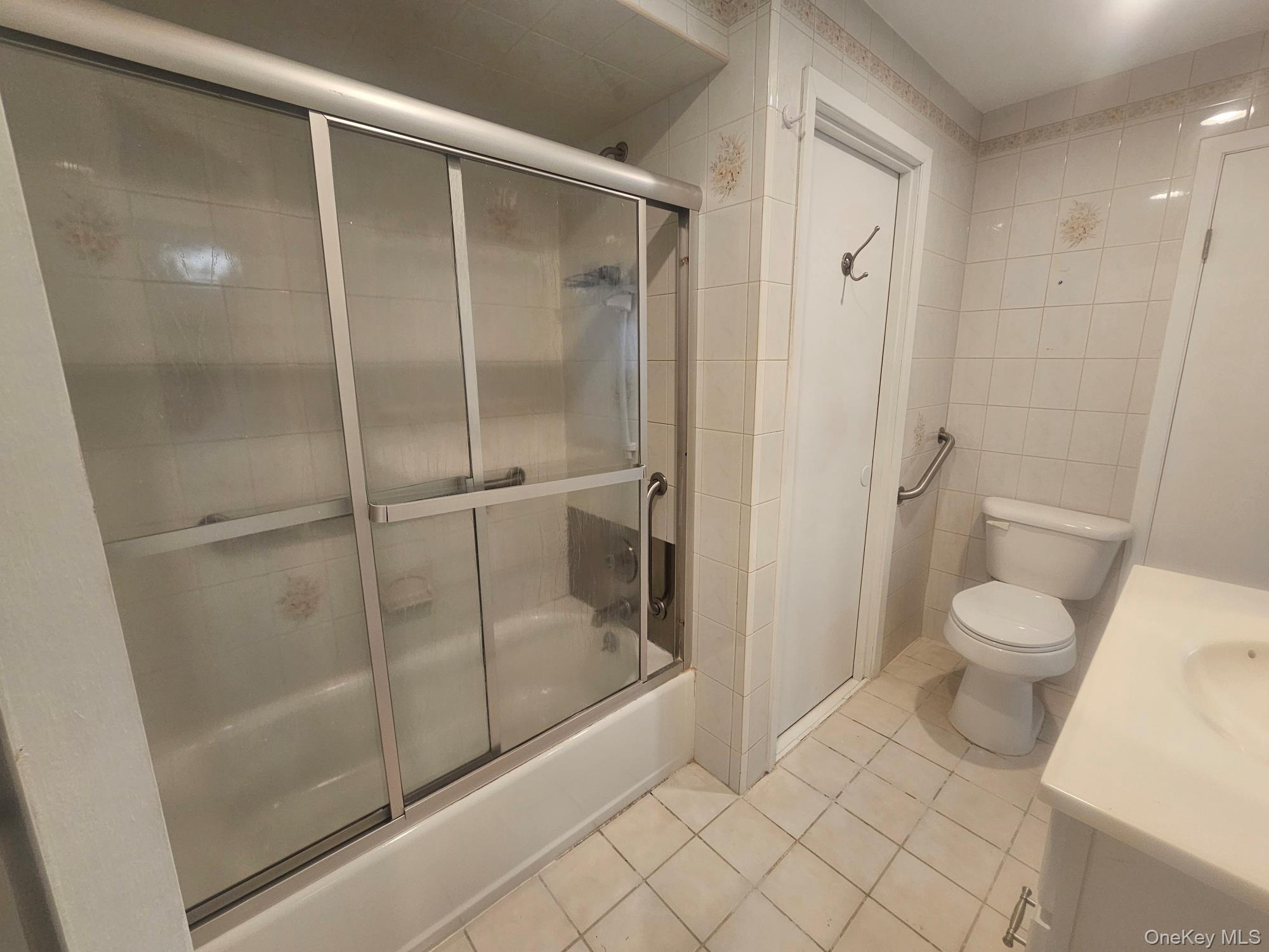 #4 photo, 804 Hampshire Road, Саффолк ‖ Bay Shore , NY 11706