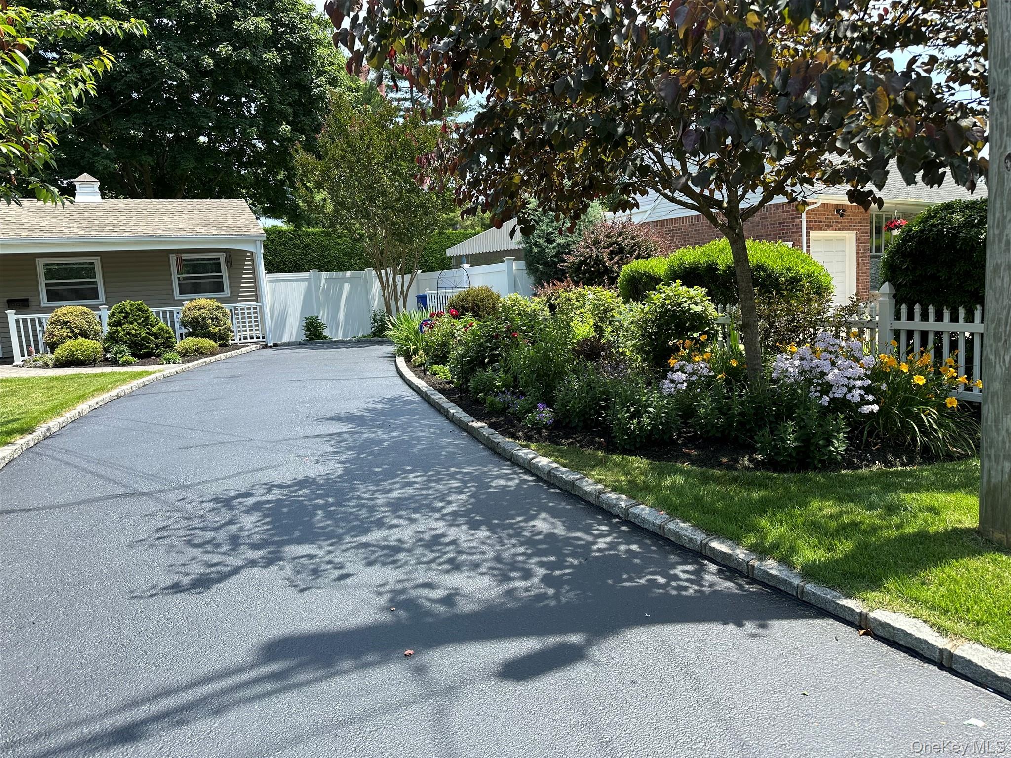 #5 photo, 17 Ellington Drive, سوفولك East Northport , NY 11731