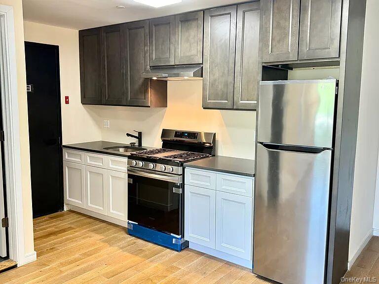 #2 photo, 13222 41st Road, Flushing , NY 11355