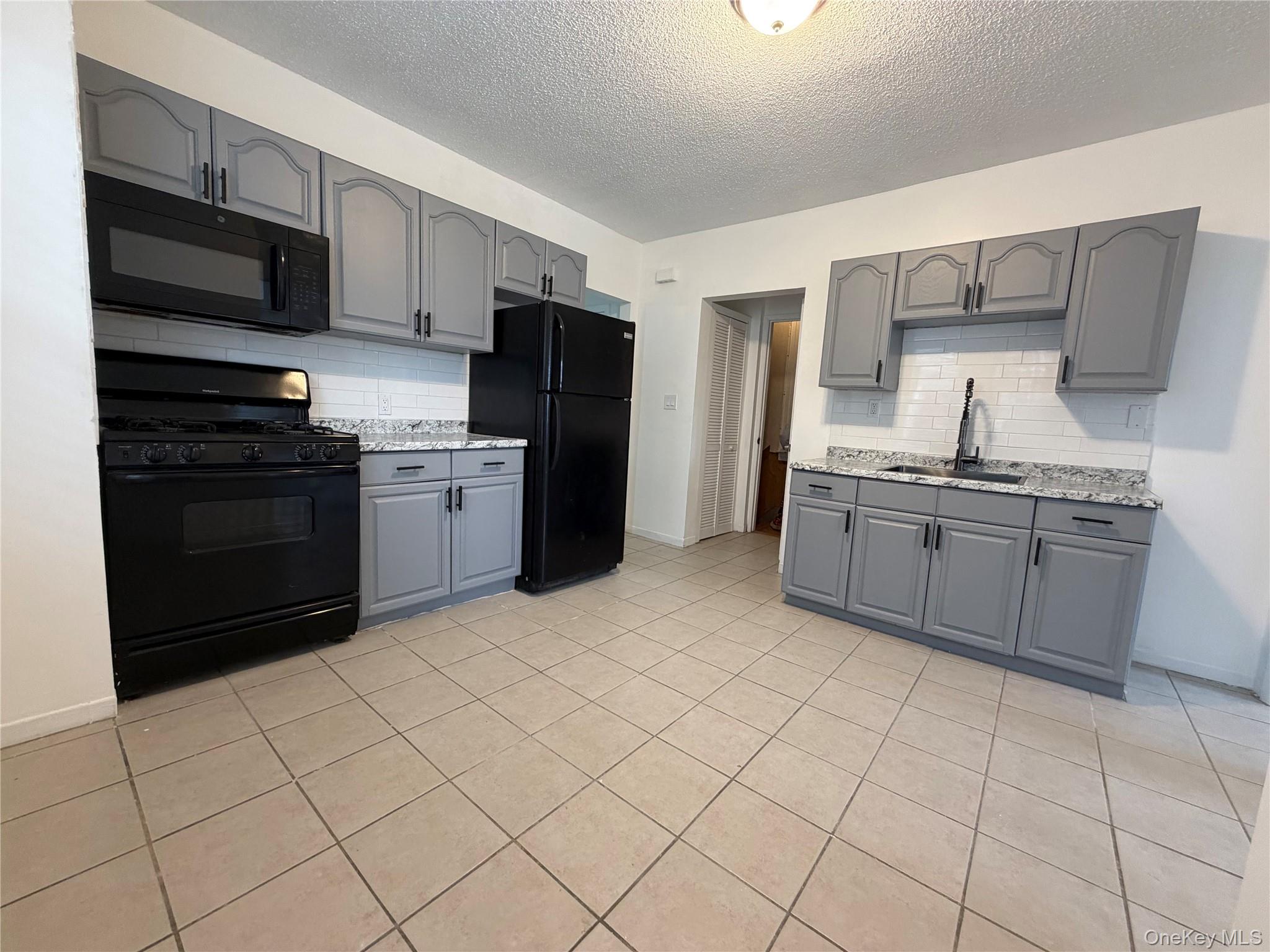 #3 photo, 12215 11th Avenue, Куинс ‖ College Point , NY 11356