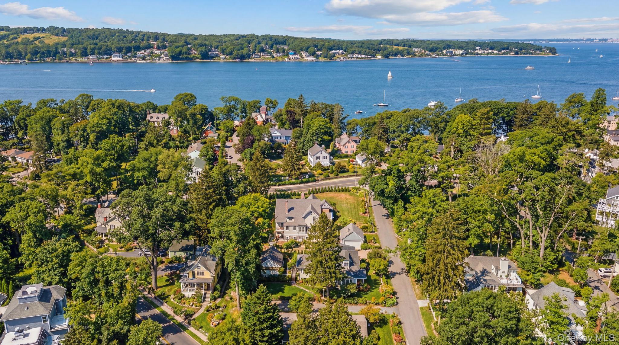 #3 photo, 227 Prospect Avenue, नासाउ काउंटी Sea Cliff , NY 11579