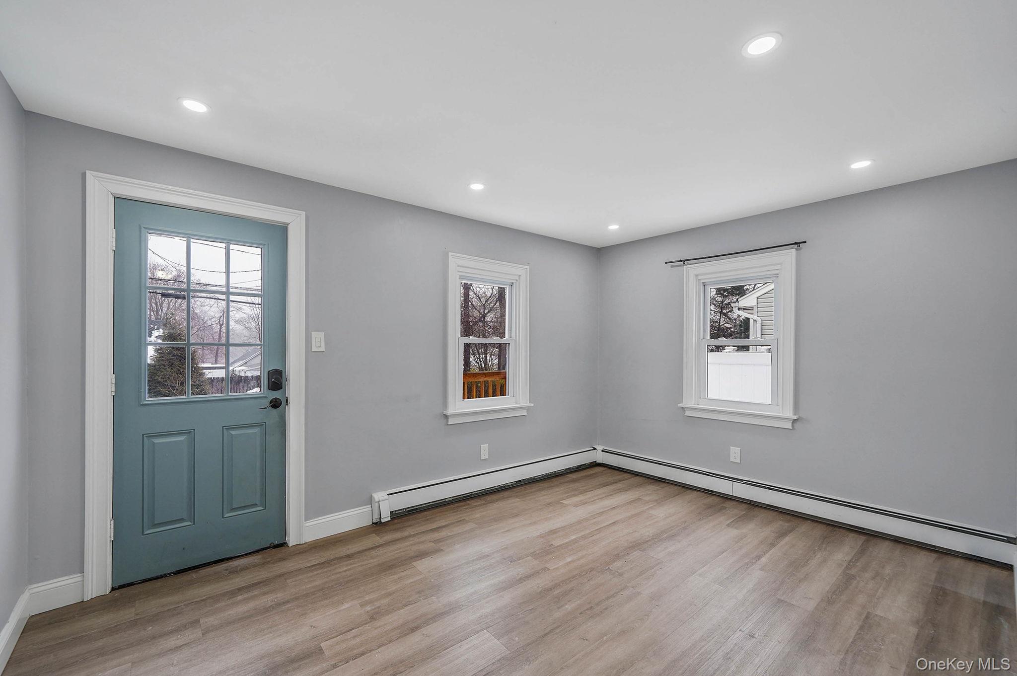 #4 photo, 78 Adirondack Drive, Саффолк ‖ Selden , NY 11784