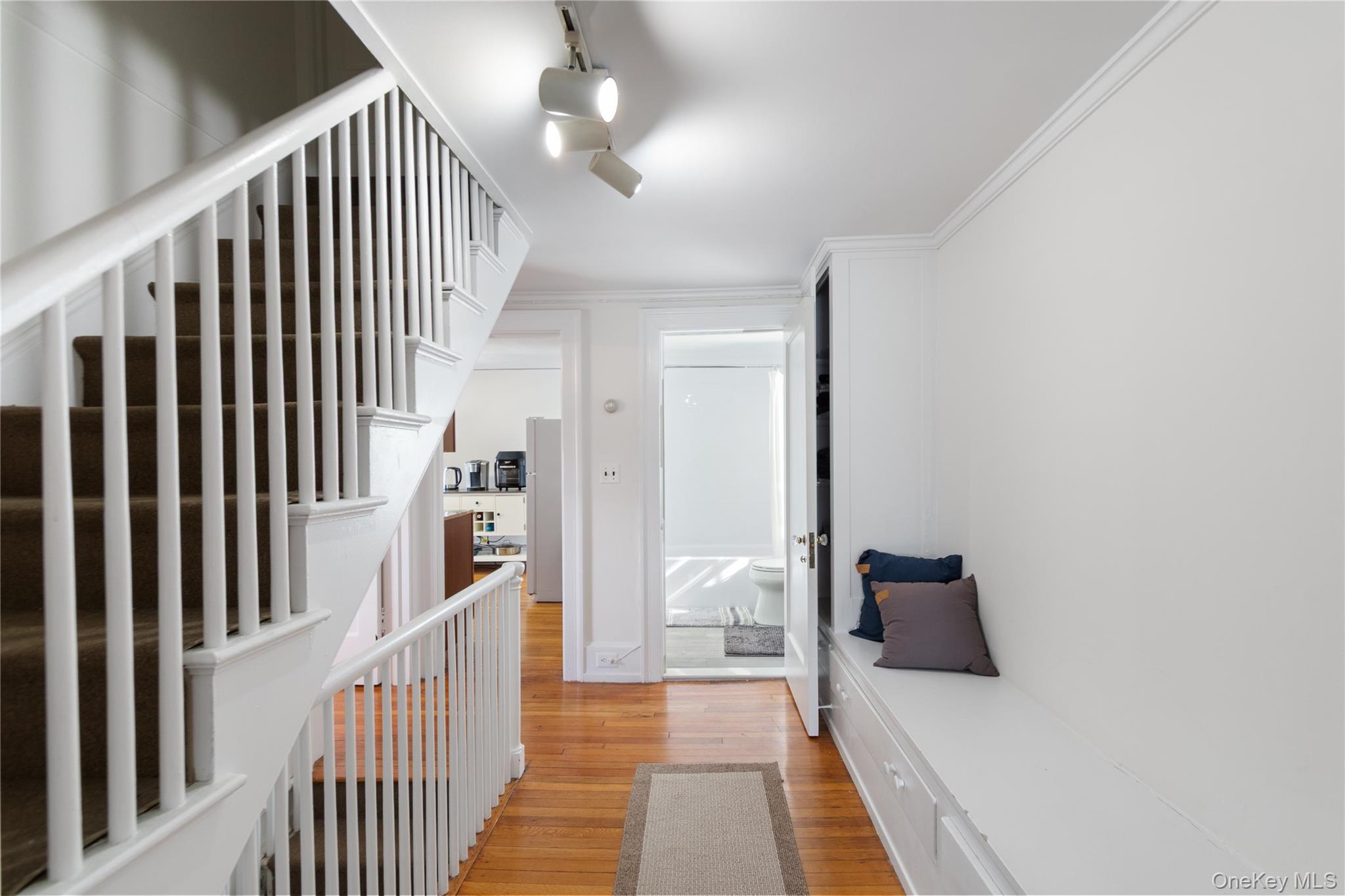 #3 photo, 38 Forest Avenue, ناسو Glen Cove , NY 11542