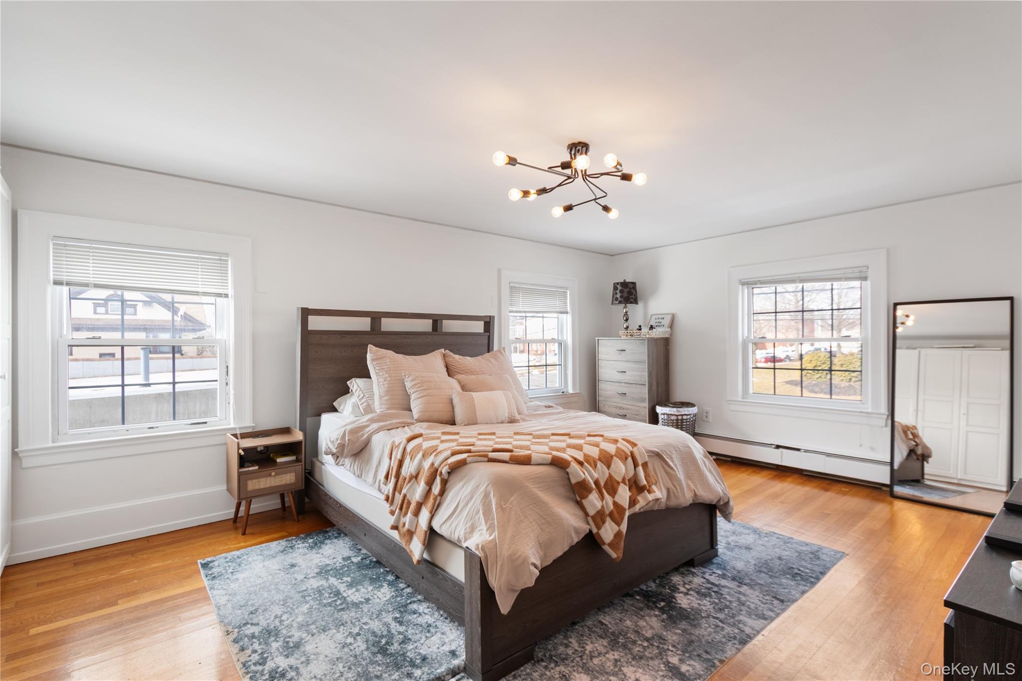 #8 photo, 38 Forest Avenue, ناسو Glen Cove , NY 11542