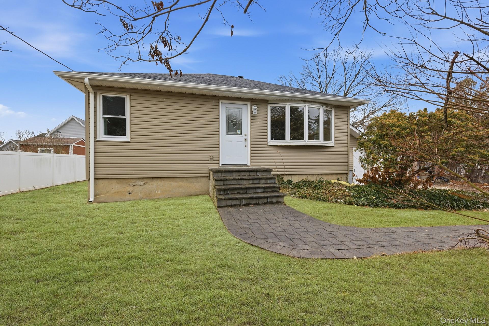 #1 photo, 633 7th Street, West Babylon , NY 11704