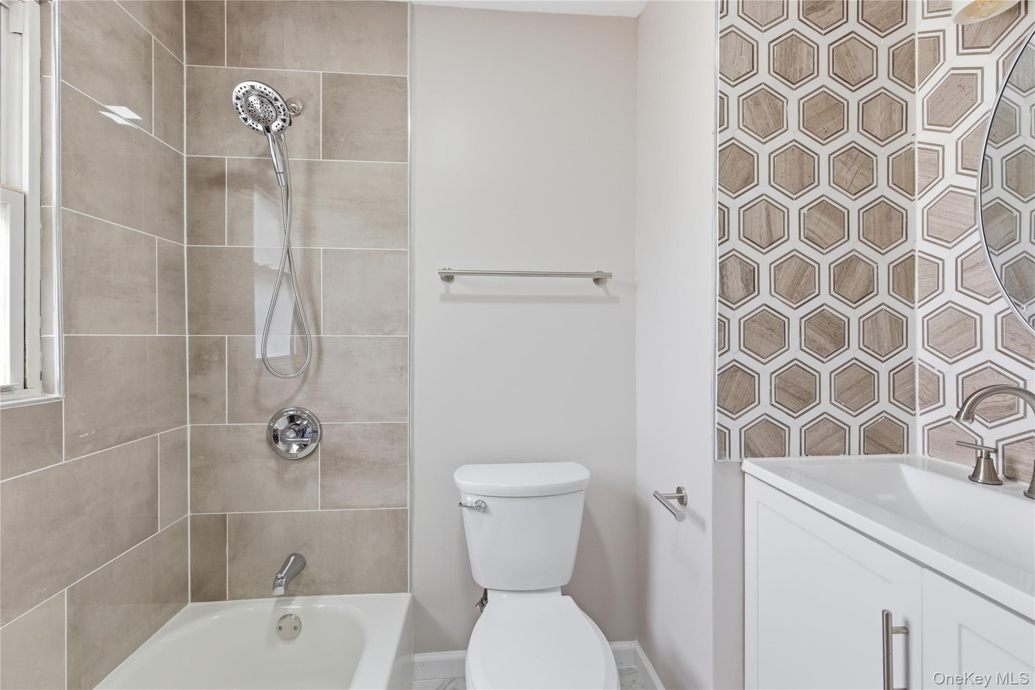 #11 photo, 633 7th Street, West Babylon , NY 11704