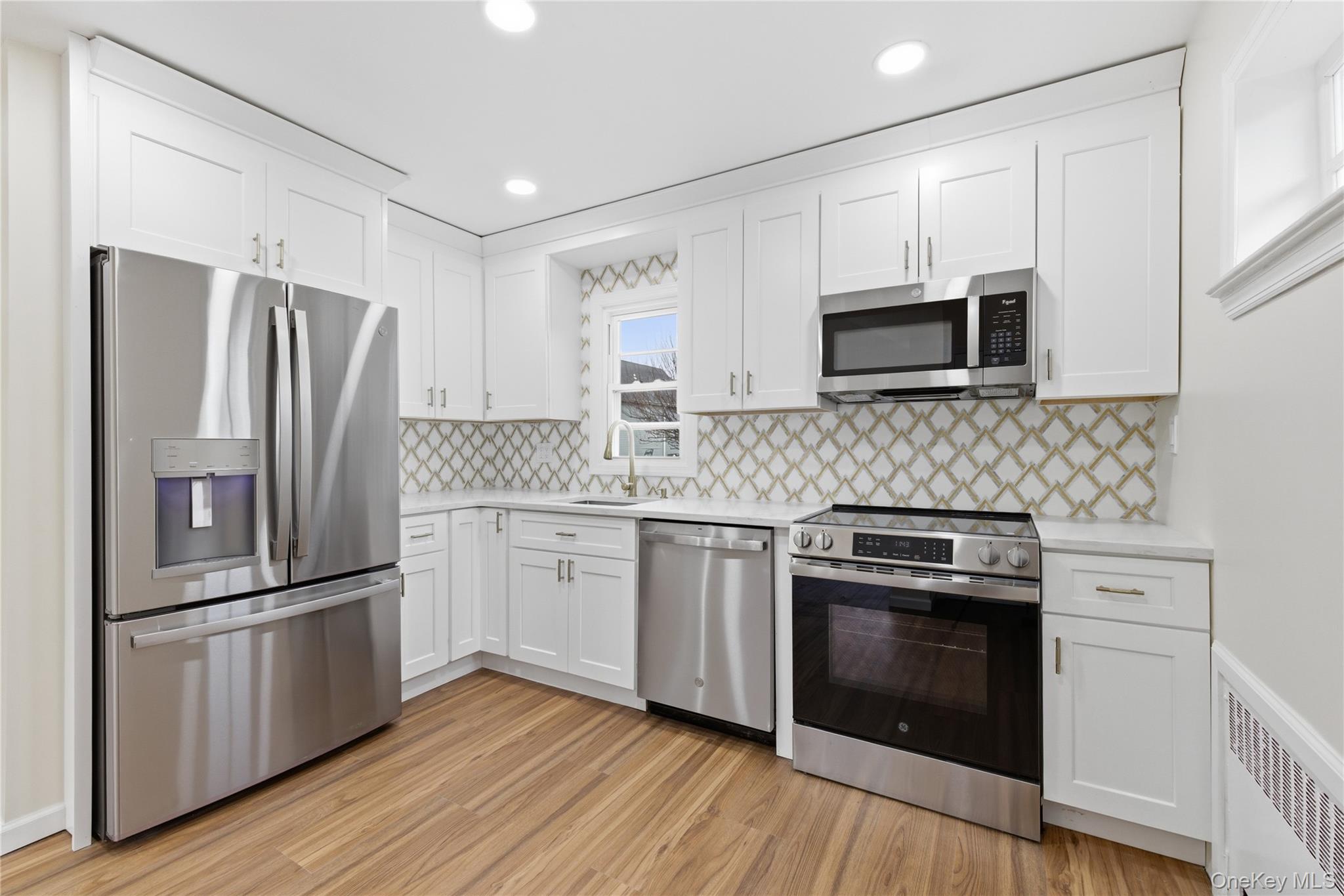 #7 photo, 633 7th Street, West Babylon , NY 11704