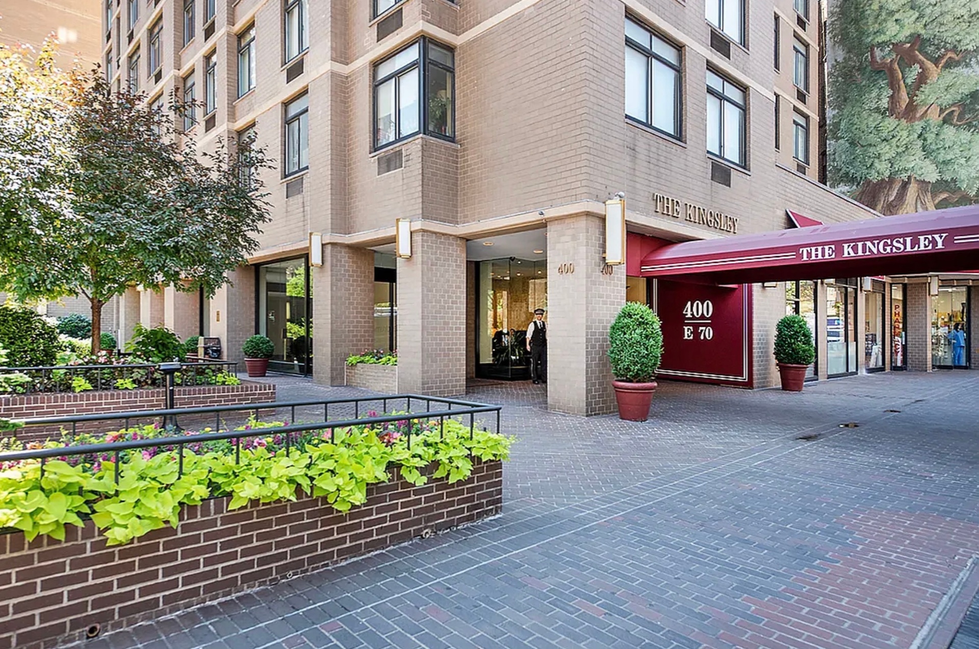 #9 photo, 400 E 70th Street, Upper East Side , NY 10021