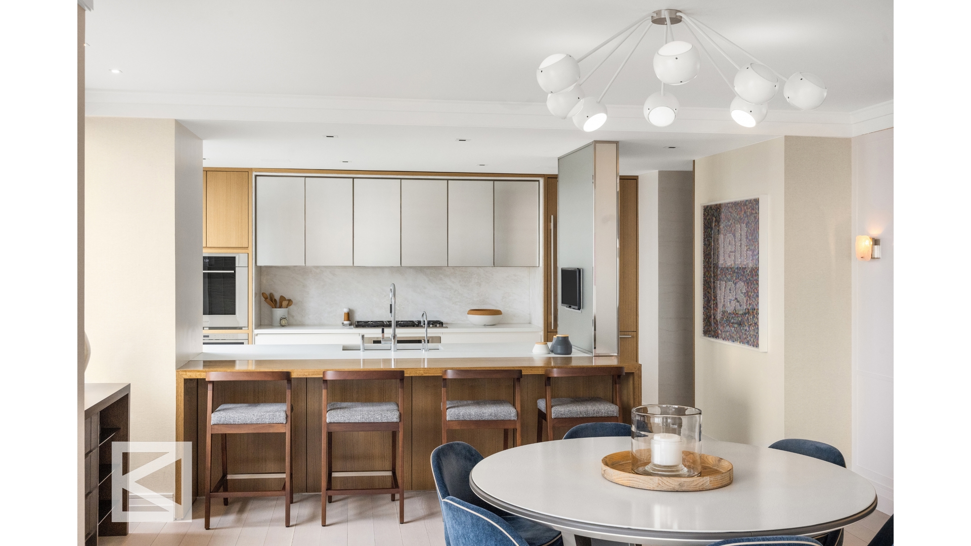 #11 photo, 90 E END Avenue, Yorkville , NY 10028