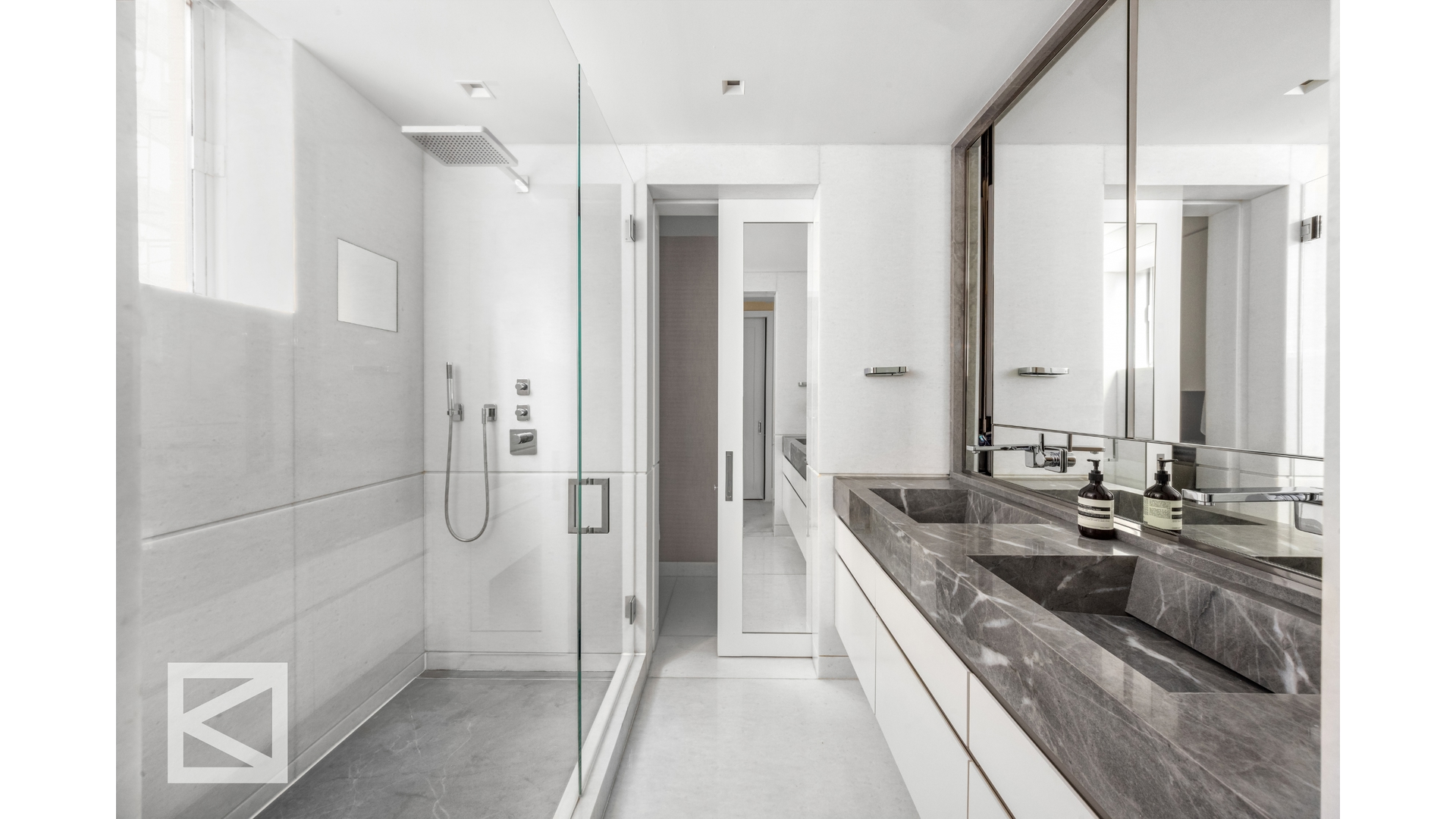 #19 photo, 90 E END Avenue, Yorkville , NY 10028