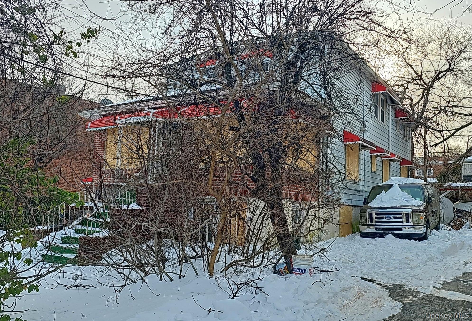 #5 photo, 3141 Gunther Avenue, Bronx , NY 10469