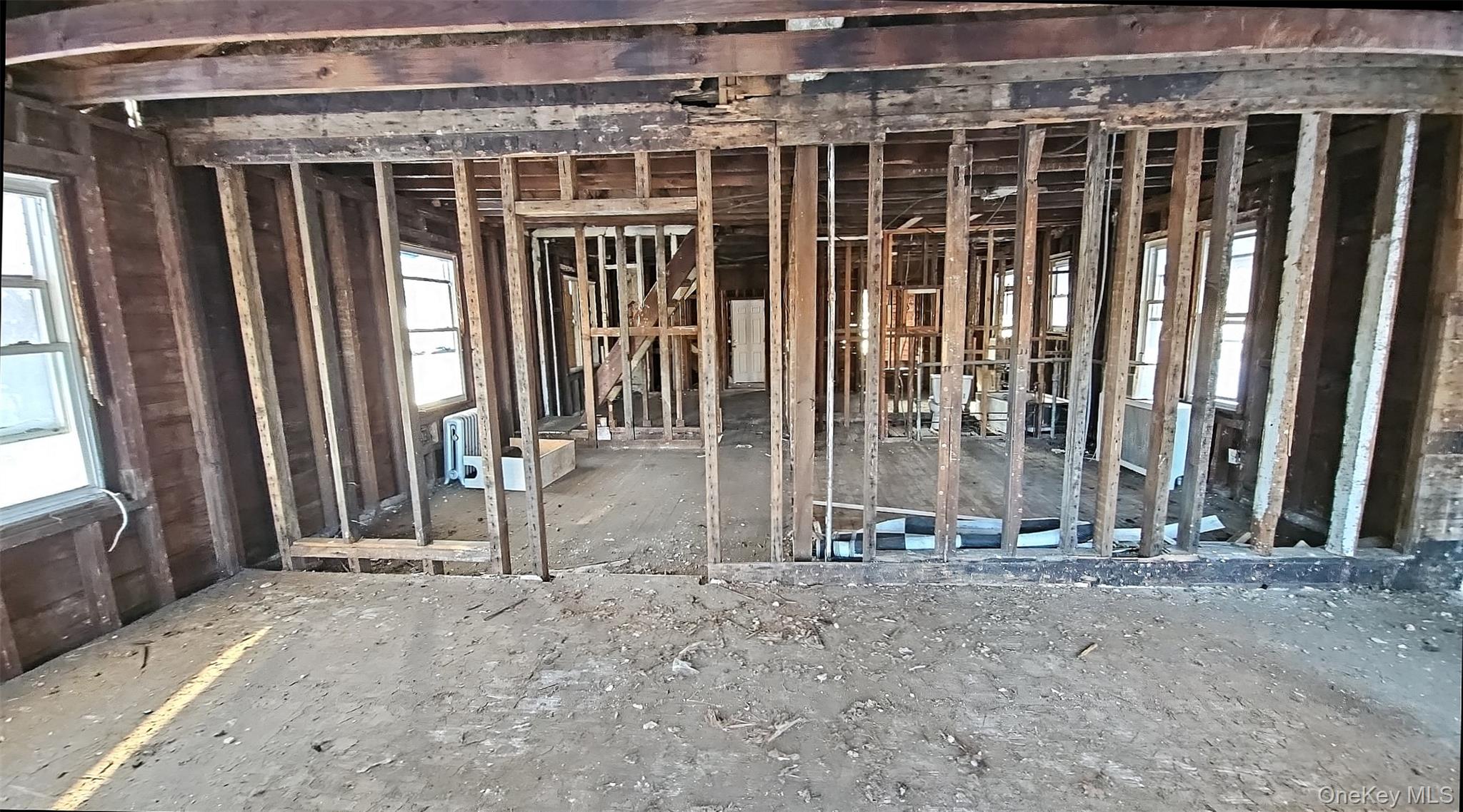 #6 photo, 3141 Gunther Avenue, Bronx , NY 10469