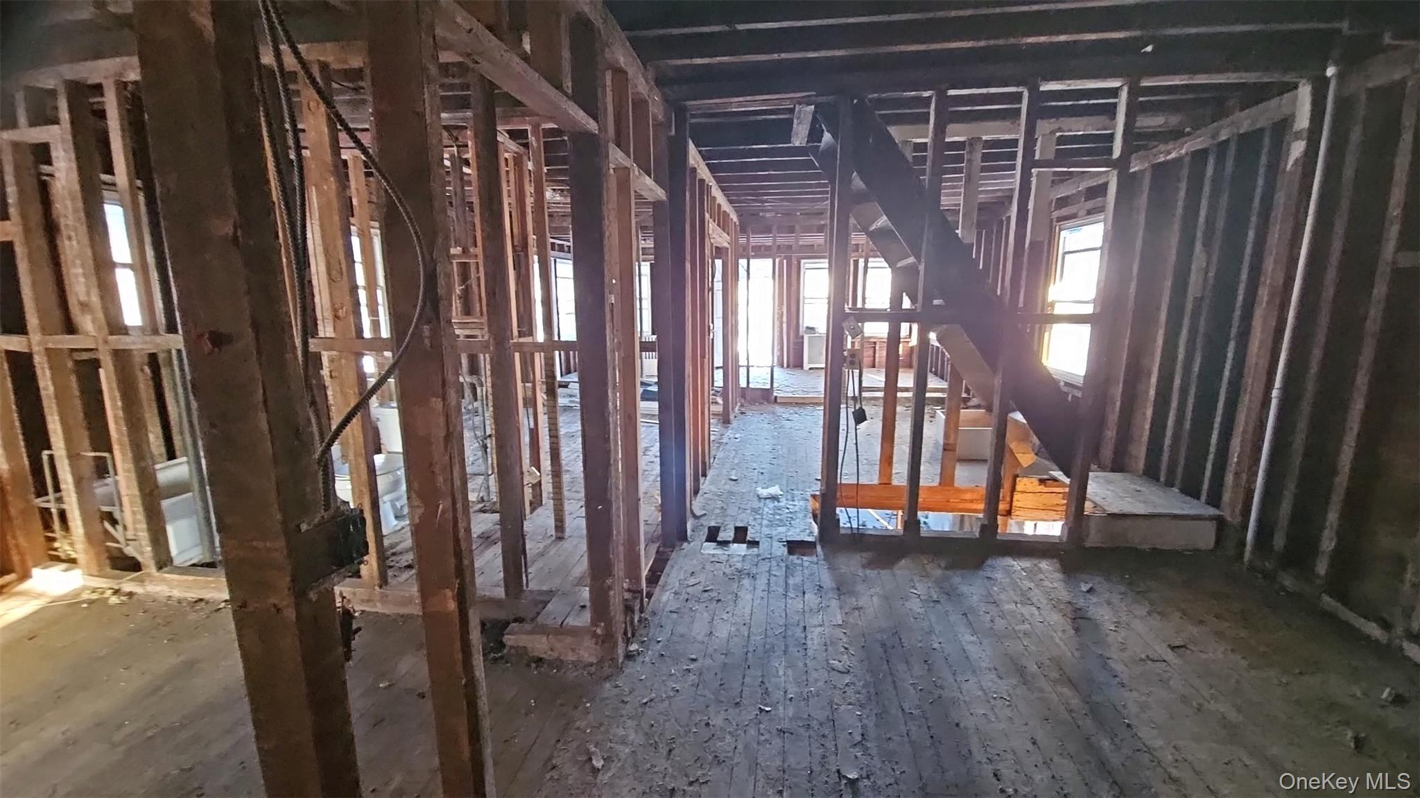 #7 photo, 3141 Gunther Avenue, Bronx , NY 10469