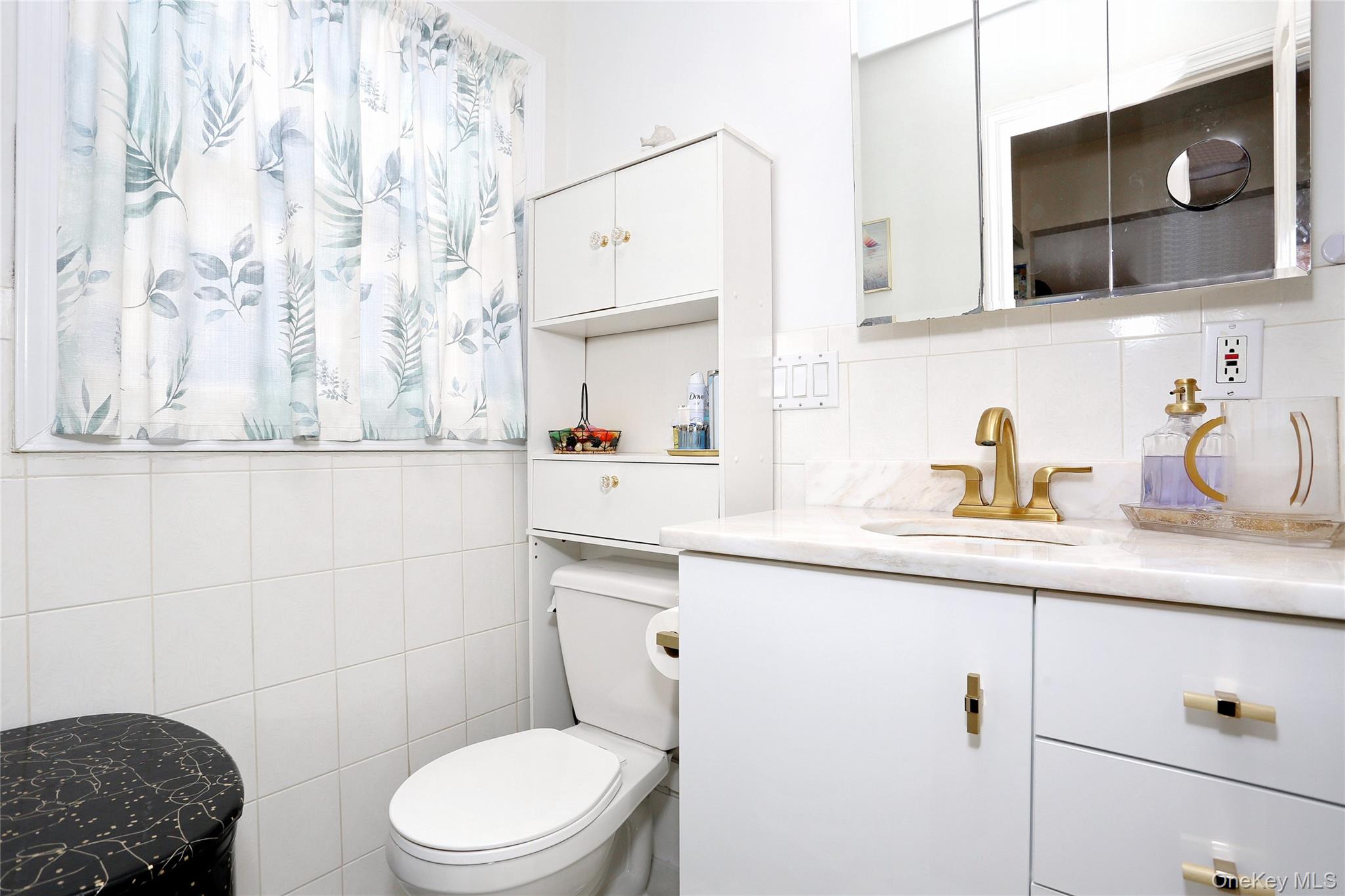 #20 photo, 277 Saddle River Road, Airmont , NY 10952