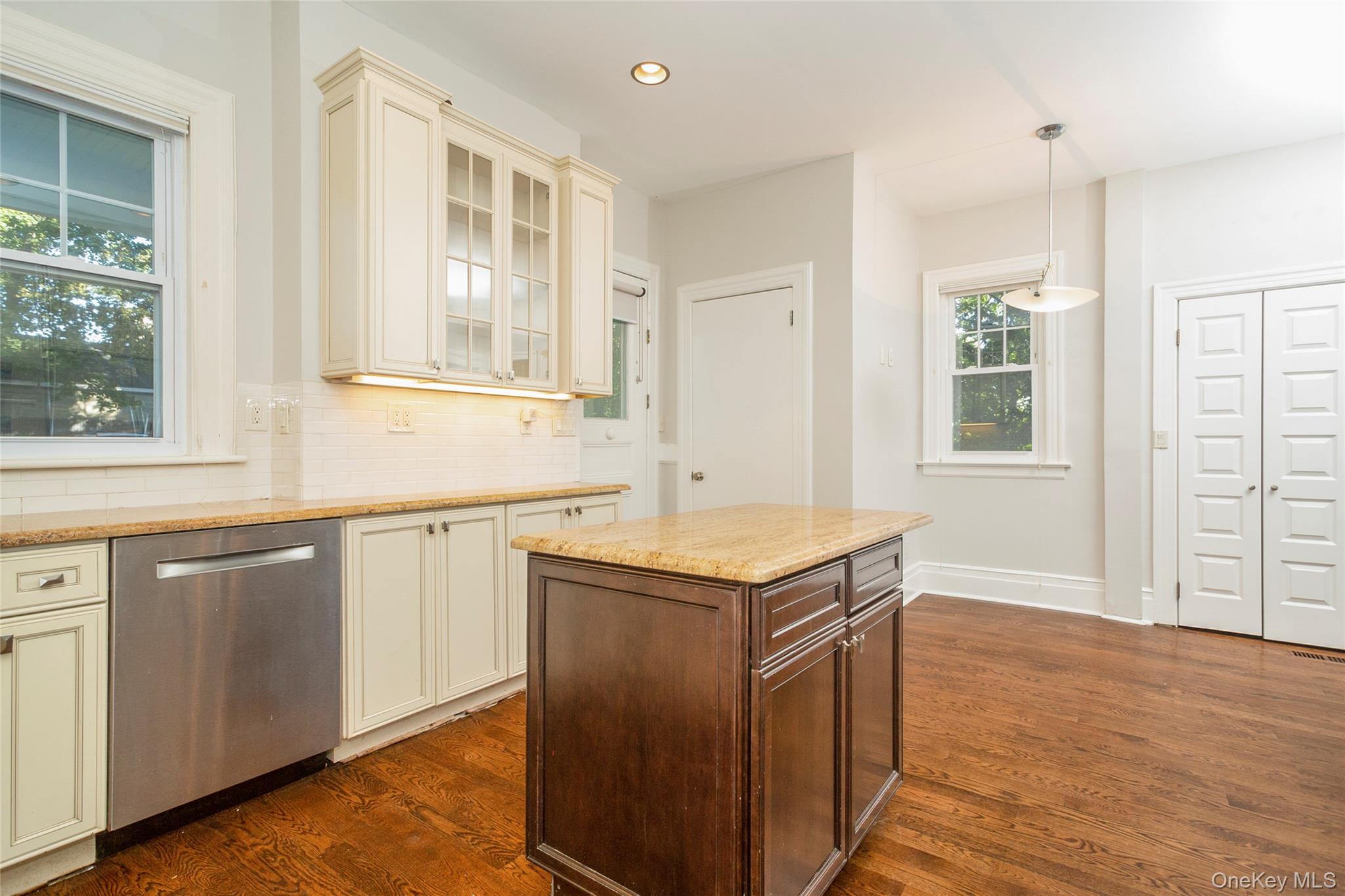 #14 photo, 309 Milbank Avenue, Greenwich , CT 06830