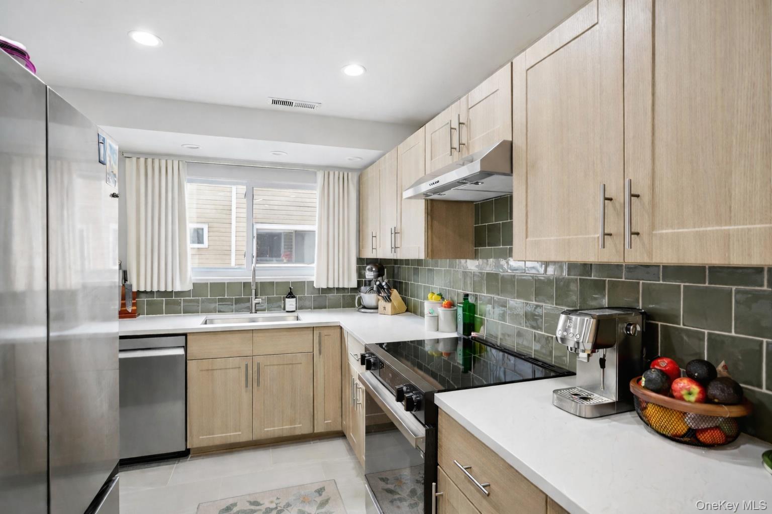 #11 photo, 168 Birchwood Close, Chappaqua , NY 10514