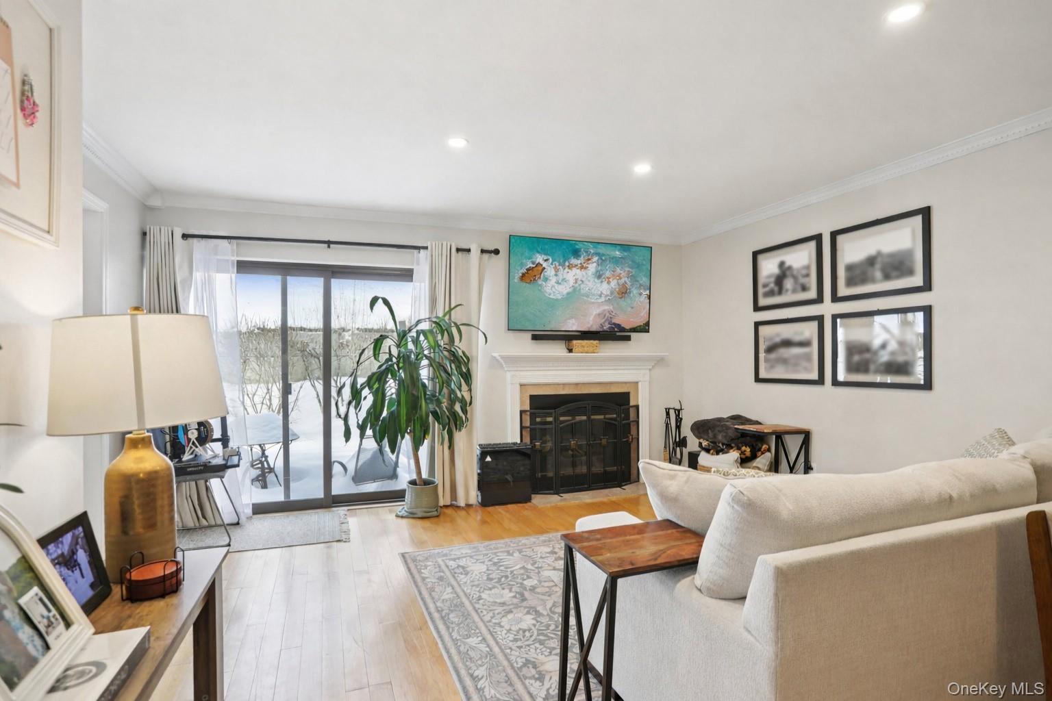 #4 photo, 168 Birchwood Close, Chappaqua , NY 10514