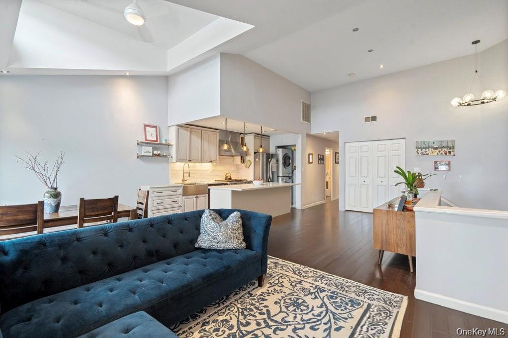 #3 photo, 241-43B Oak Park Drive, 皇后区 道格拉斯顿 Douglaston , NY 11362