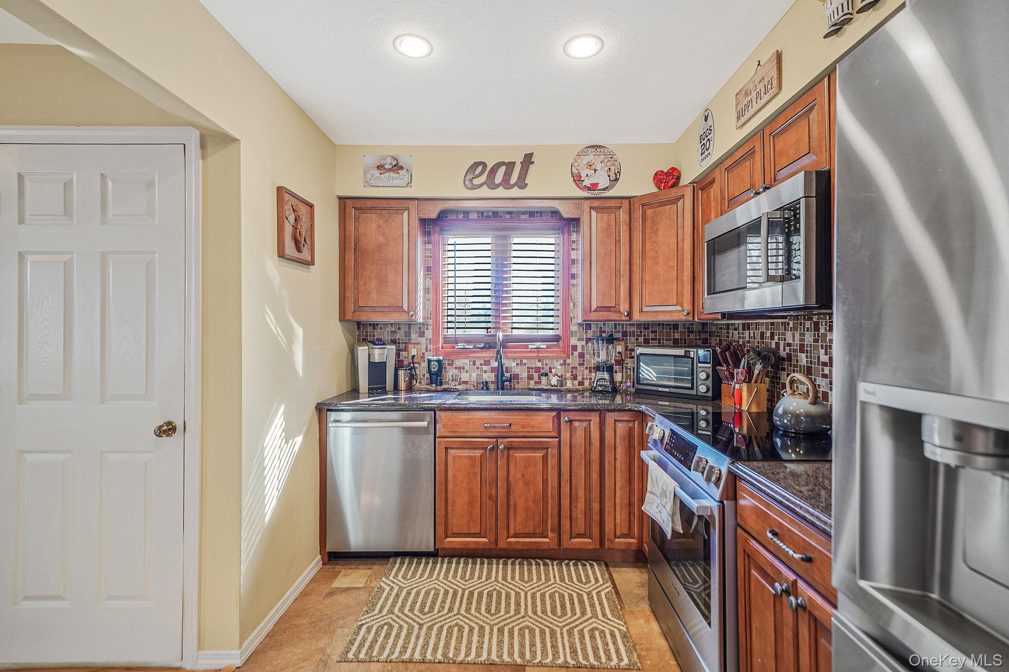 #12 photo, 6 Hillside Road, Sound Beach , NY 11789