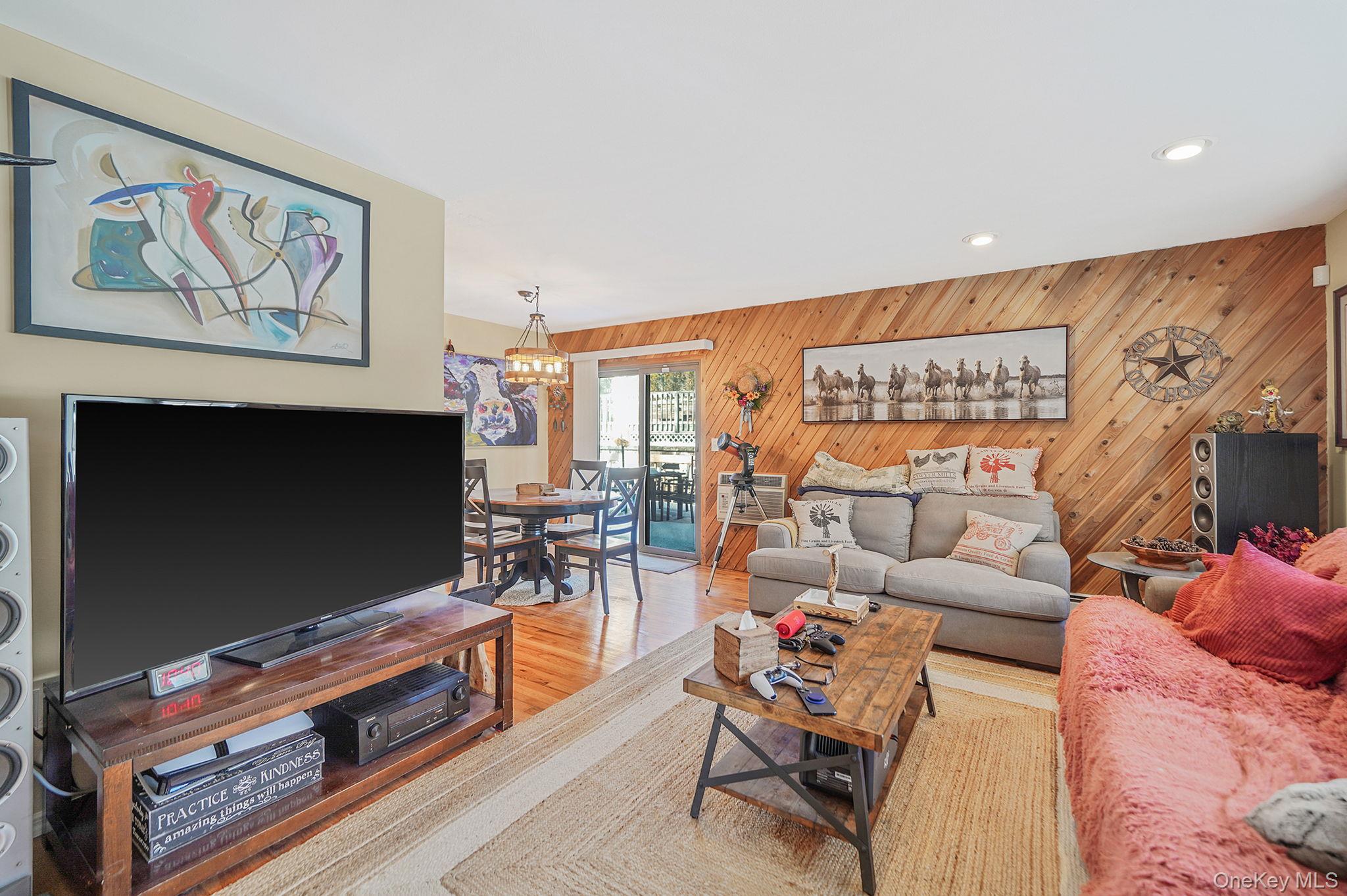 #7 photo, 6 Hillside Road, Sound Beach , NY 11789