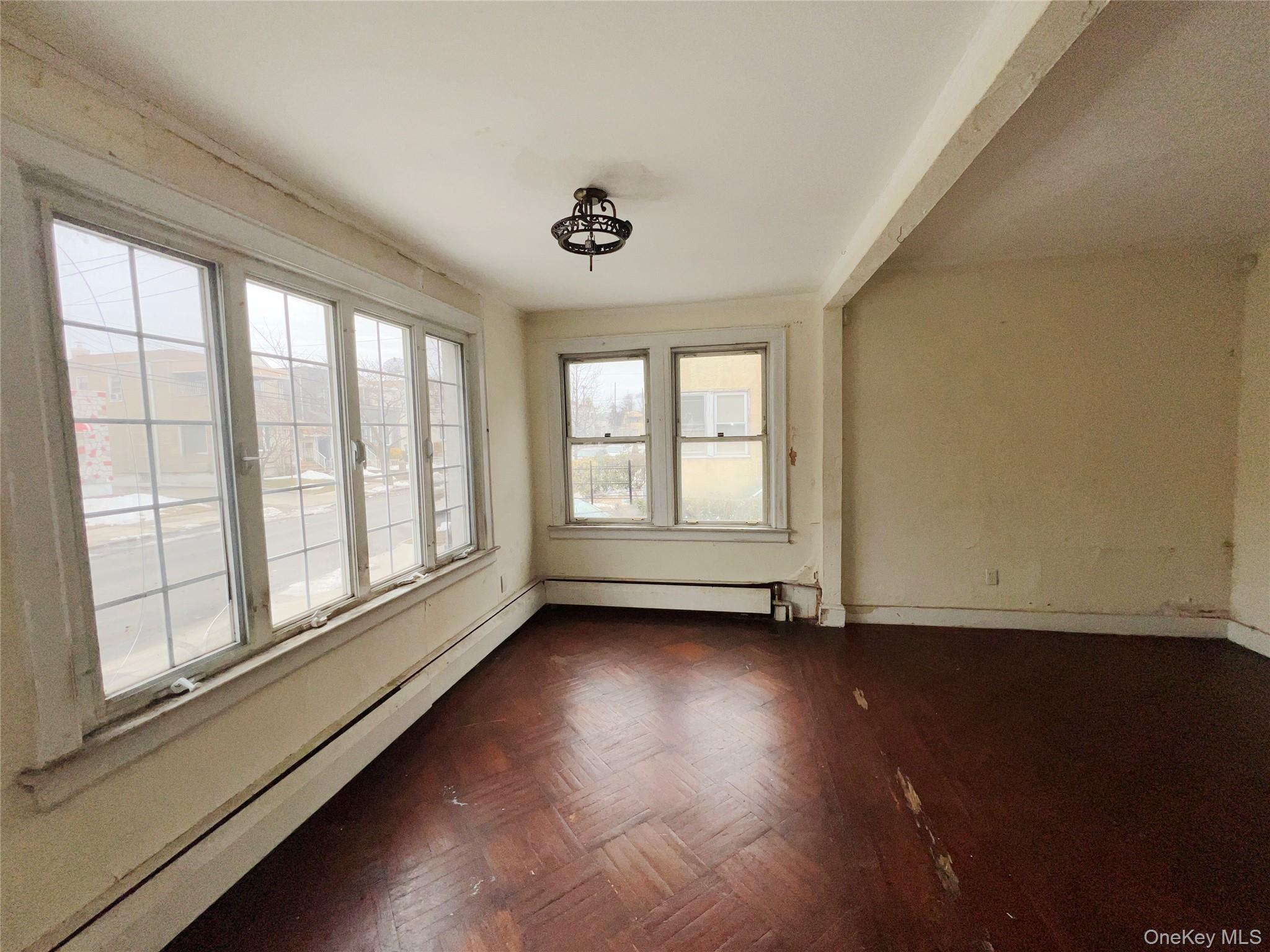 #2 photo, 13533 234th Place, कुईंस Rosedale , NY 11422