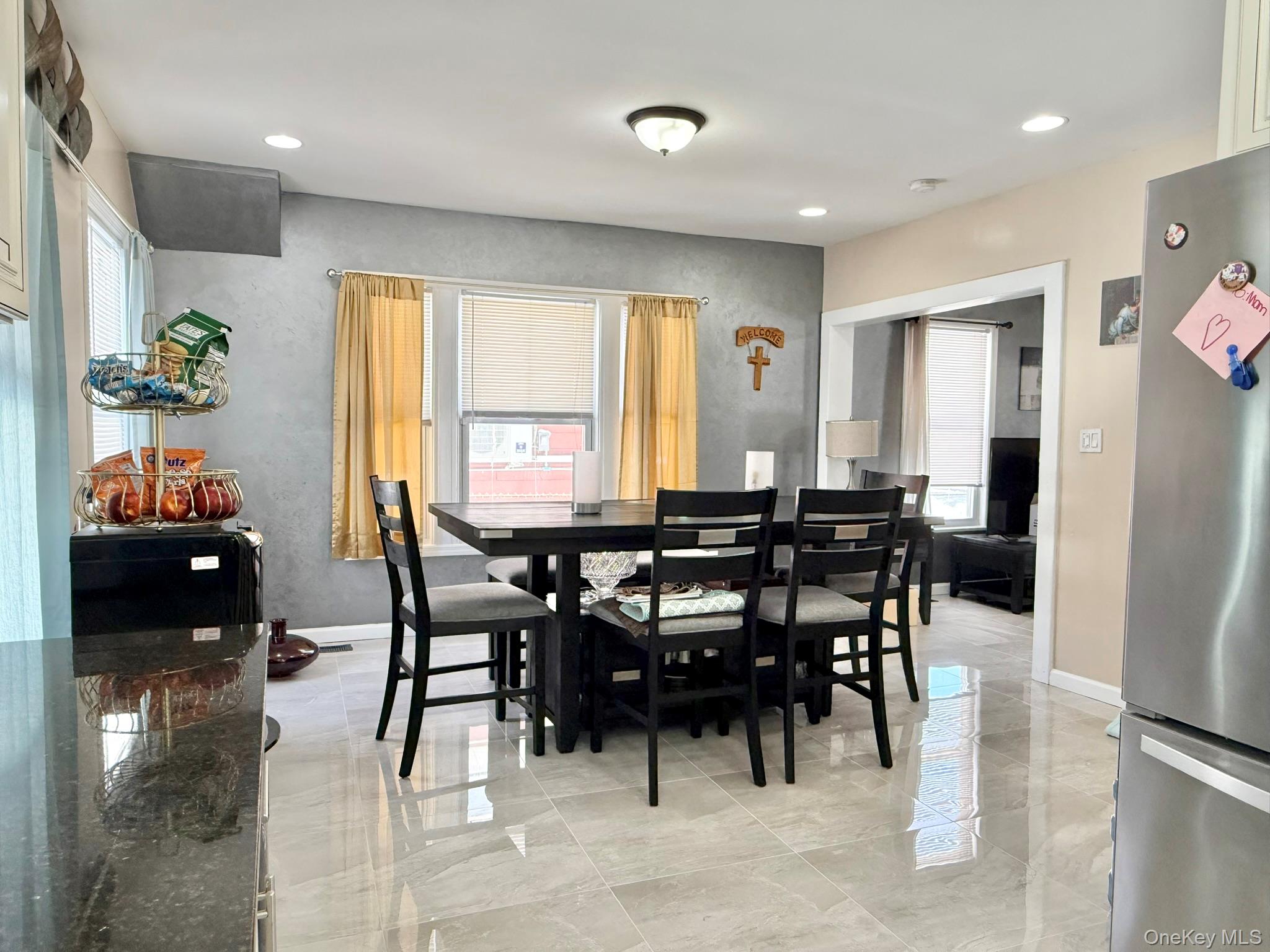 #11 photo, 7 Bernhard Street, नासाउ काउंटी Hempstead , NY 11550