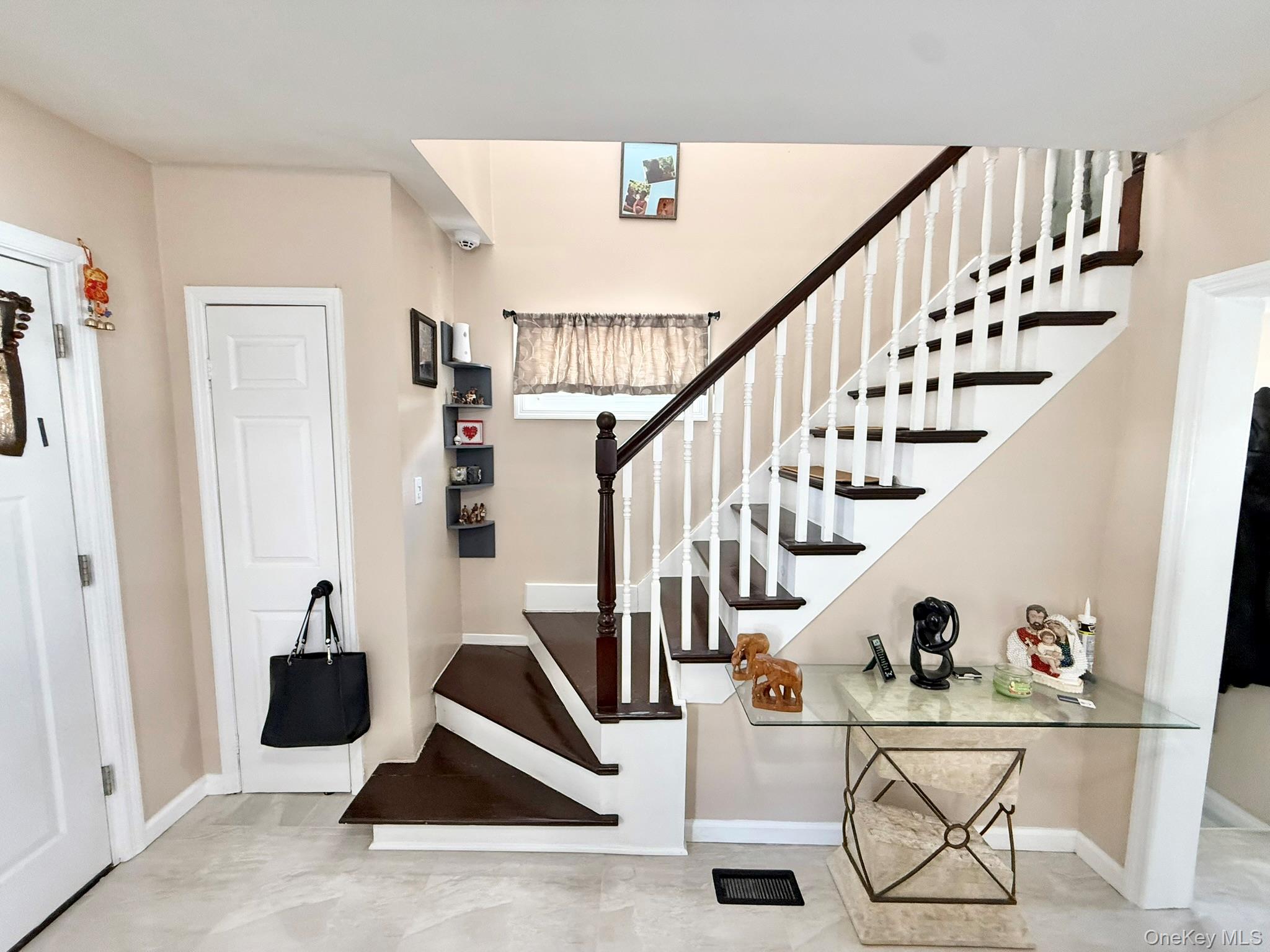 #13 photo, 7 Bernhard Street, नासाउ काउंटी Hempstead , NY 11550